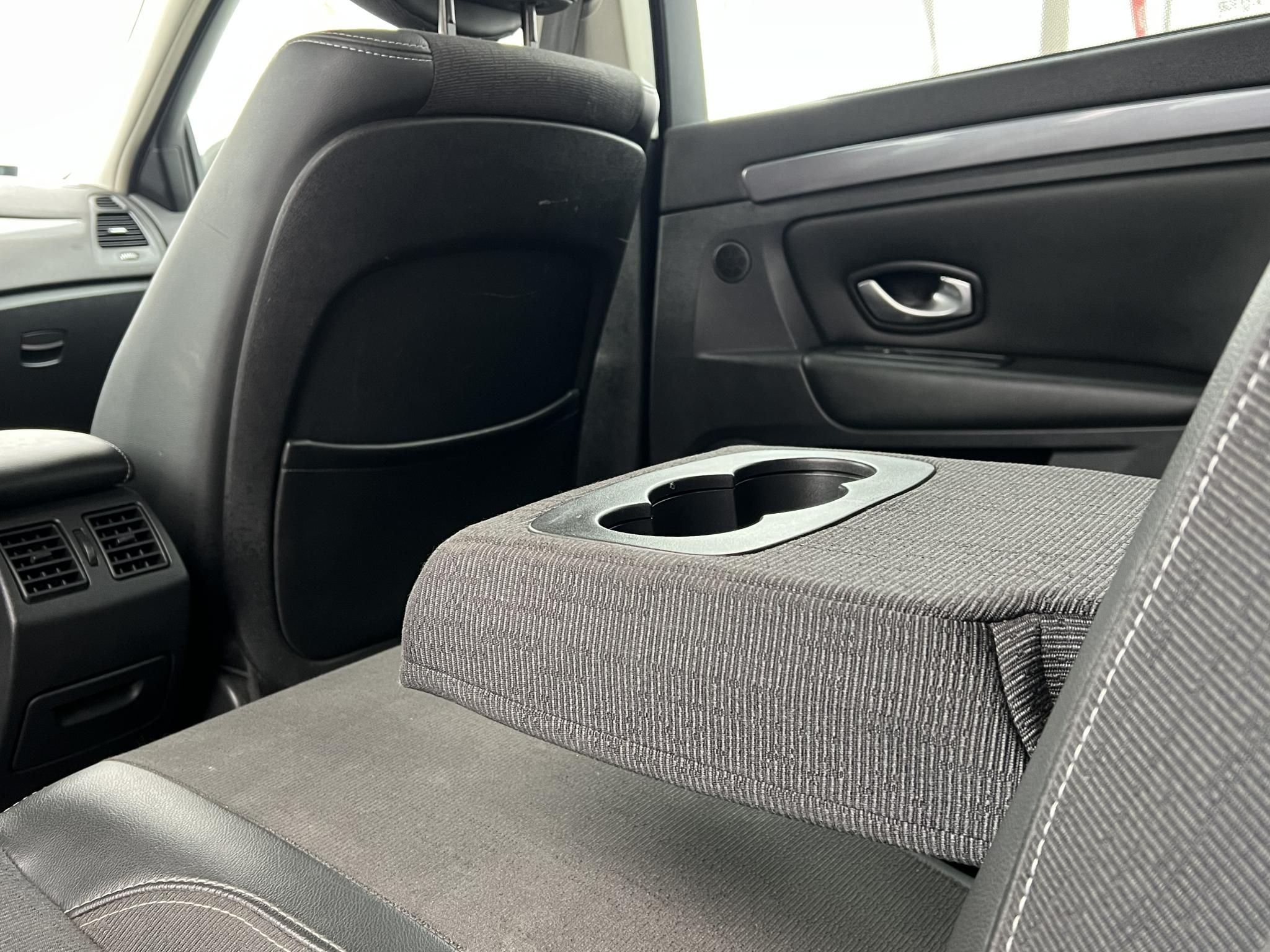 RENAULT LAGUNA 2.0 dCi Dynamique DPF (Automata) Klíma Tempomat Bluetooth Navi!