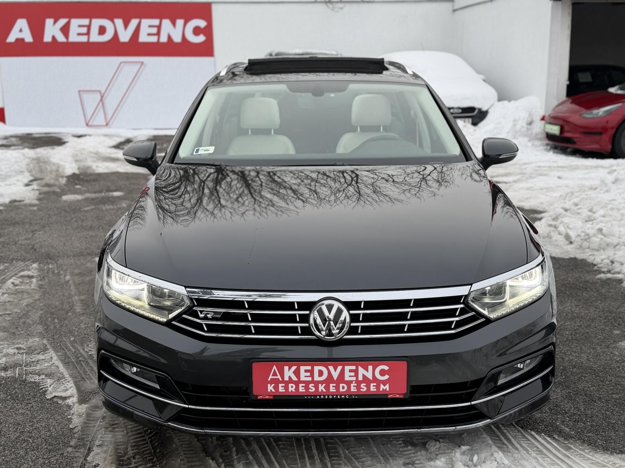 VOLKSWAGEN PASSAT VIII Variant 2.0 TSI BMT Highline 4Motion DSG R-line 280LE. Magyarországi. 115e km. Téli-nyári kerék garnitúra!