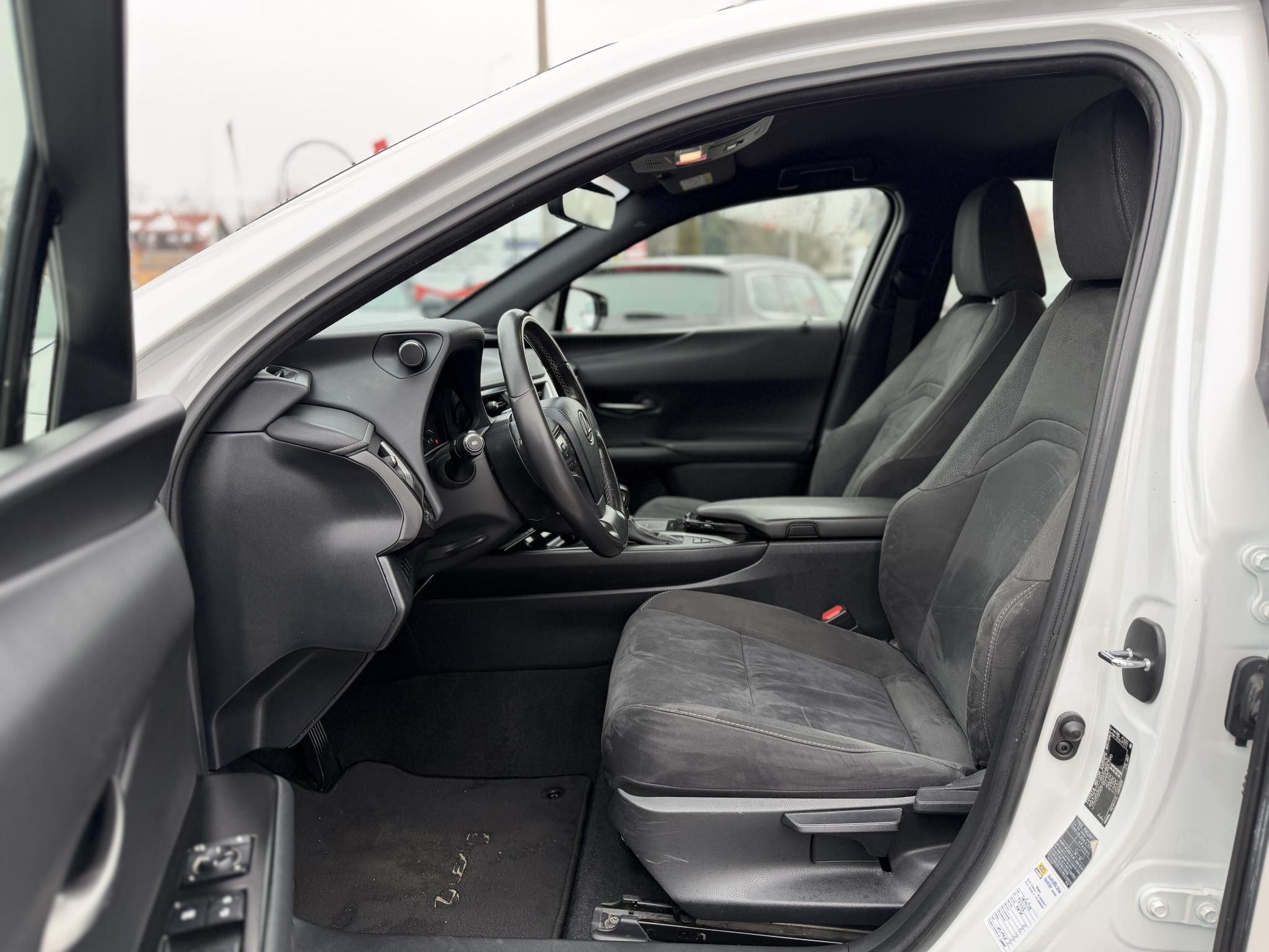 LEXUS UX 250h Comfort CVT 113e km. LED Tempomat Navi Sávtartó Bluetooth Kamera Keyless