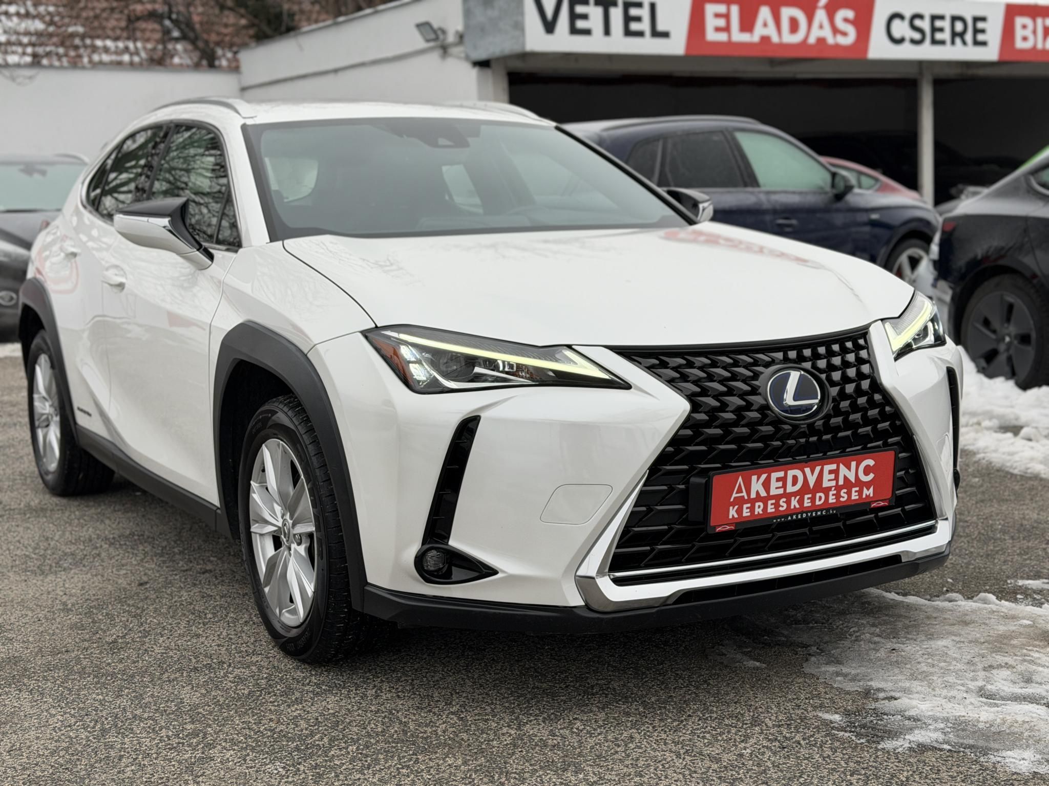 LEXUS UX 250h Comfort CVT 113e km. LED Tempomat Navi Sávtartó Bluetooth Kamera Keyless