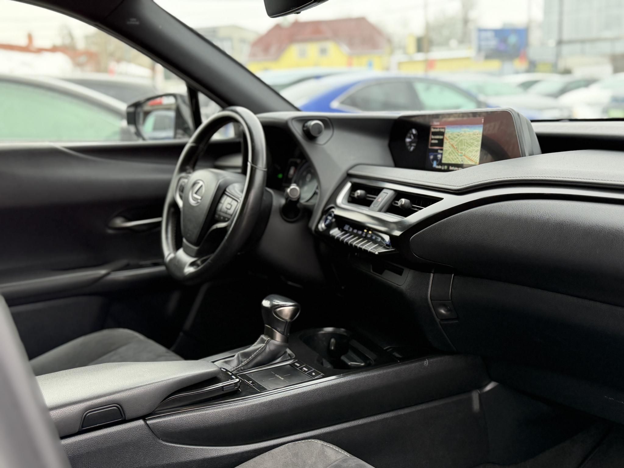 LEXUS UX 250h Comfort CVT 113e km. LED Tempomat Navi Sávtartó Bluetooth Kamera Keyless