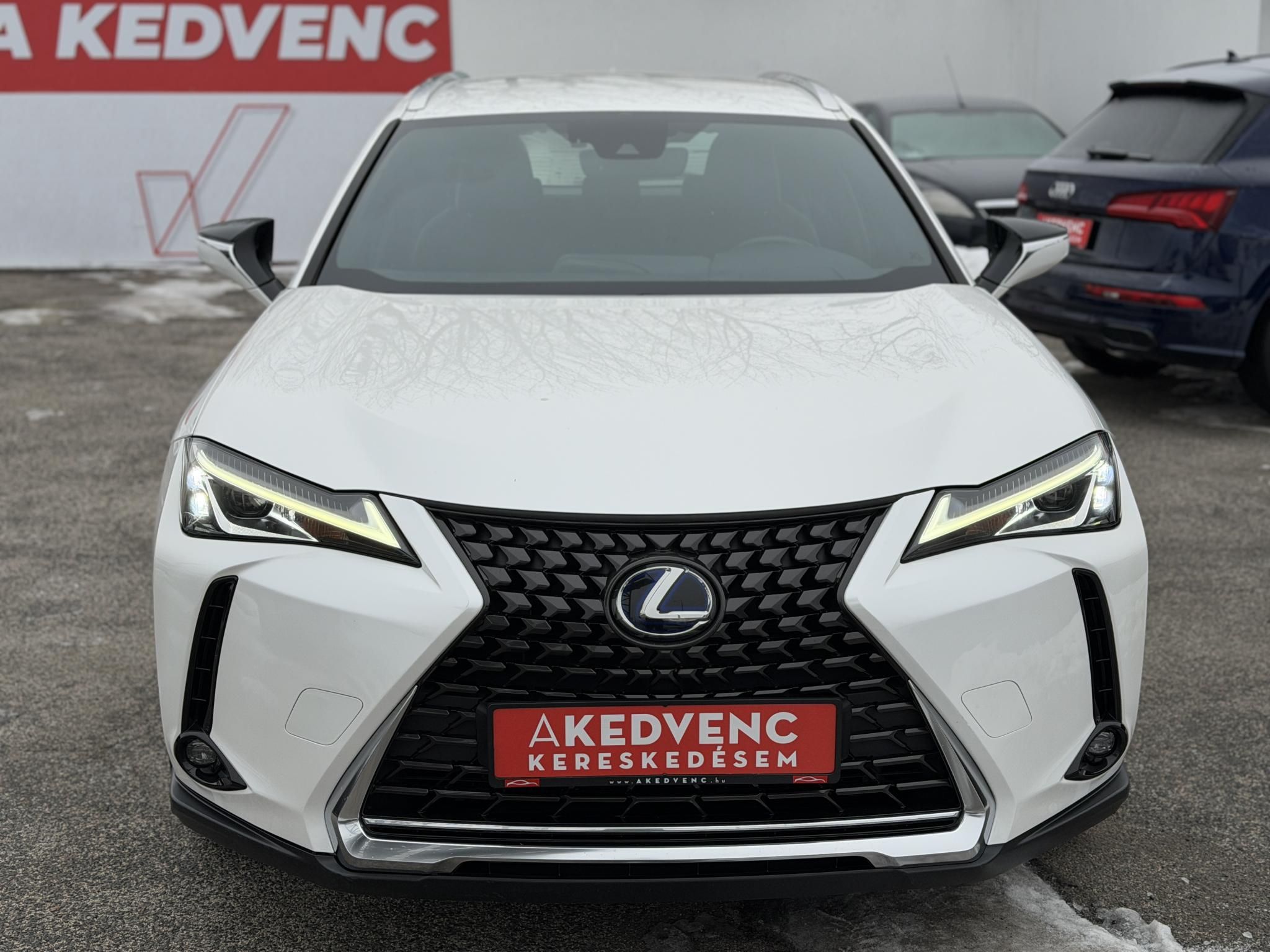 LEXUS UX 250h Comfort CVT 113e km. LED Tempomat Navi Sávtartó Bluetooth Kamera Keyless