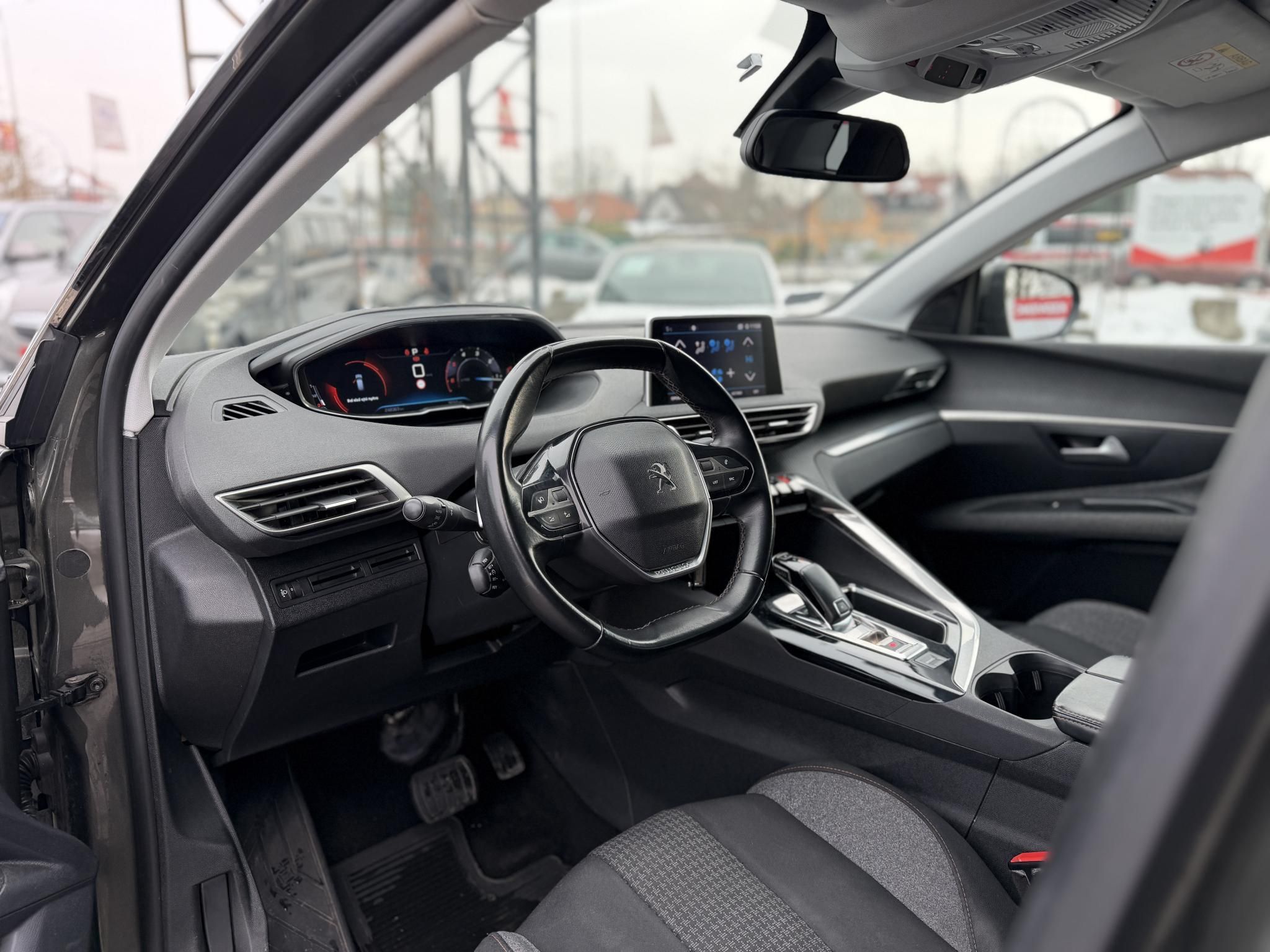 PEUGEOT 3008 1.6 BlueHDi Allure EAT6 Teljes szerviztörténet. Carplay. radar. tempomat. 8 gumi