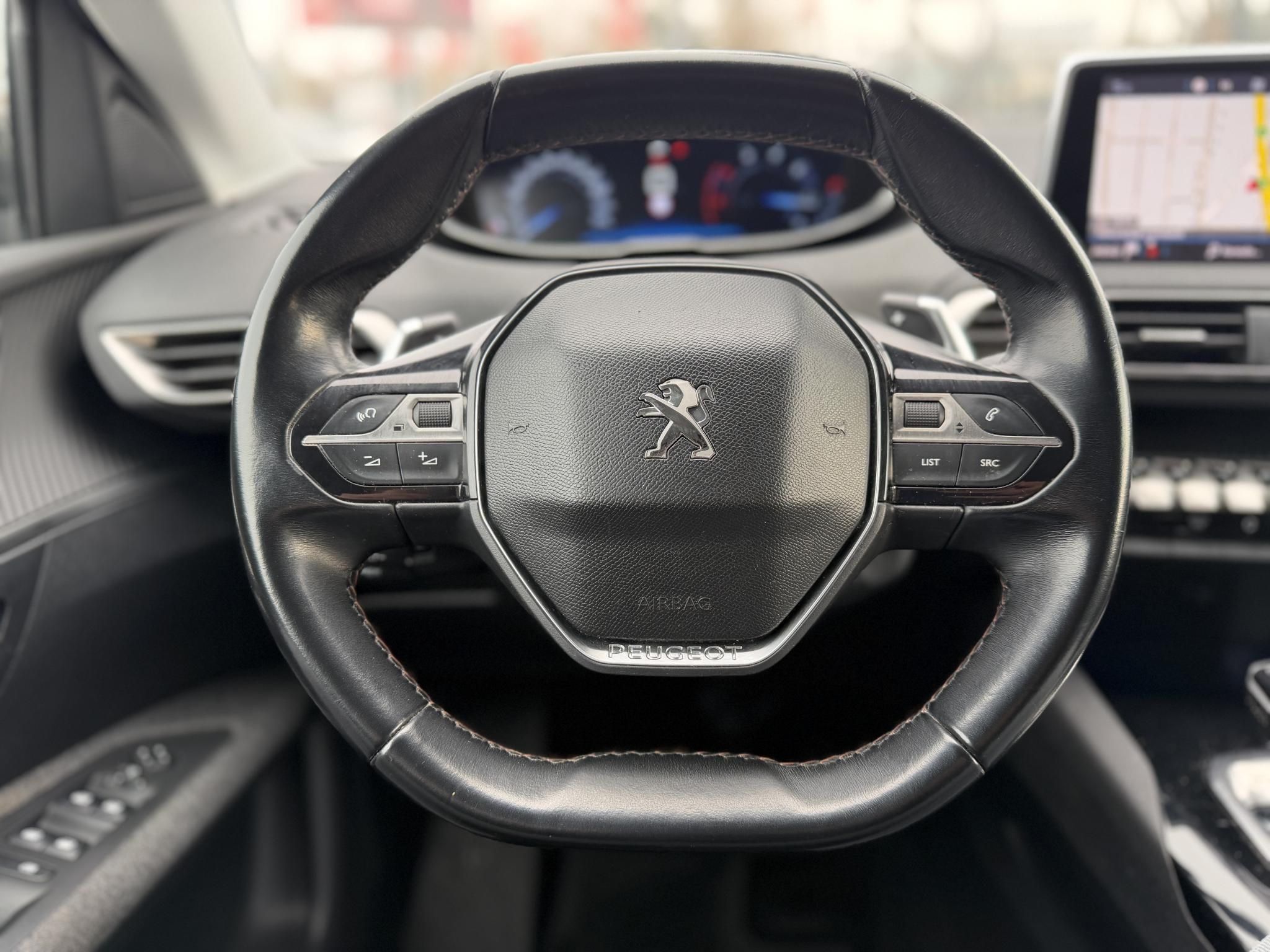 PEUGEOT 3008 1.6 BlueHDi Allure EAT6 Teljes szerviztörténet. Carplay. radar. tempomat. 8 gumi