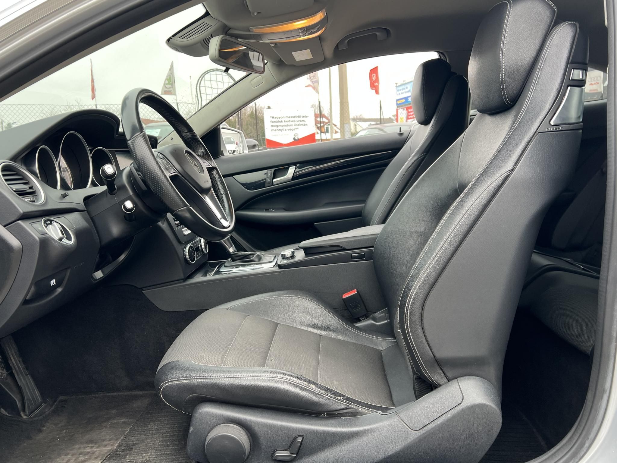 MERCEDES-BENZ C 220 CDI BlueEFFICIENCY (Automata) Xenon Tempomat Ülésfűtés Navi Bluetooth Rendszeresen szervizelt!