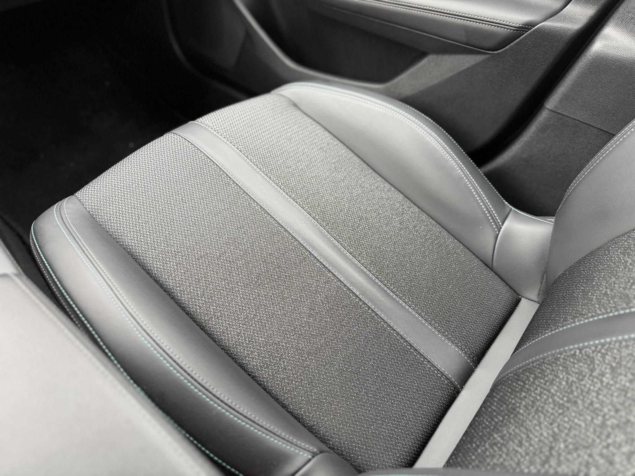 PEUGEOT 308 SW 1.5 BlueHDi Allure LED Tempomat Navi Mirrorscreen Bluetooth 360kamera