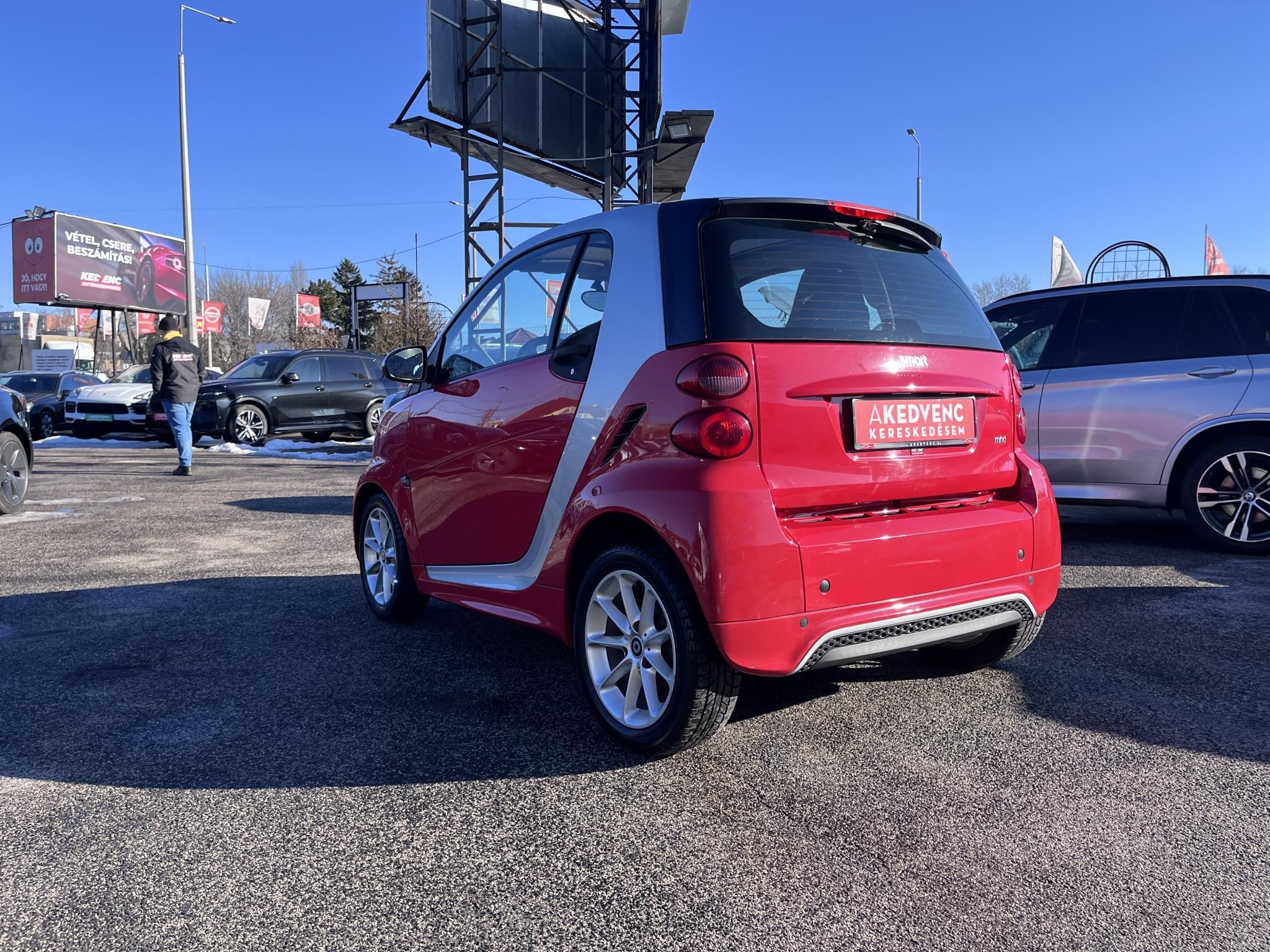 SMART FORTWO 1.0 Micro Hybrid Drive Pure Softouch COUPE 92e km. panoráma tető. frissen szervizelt