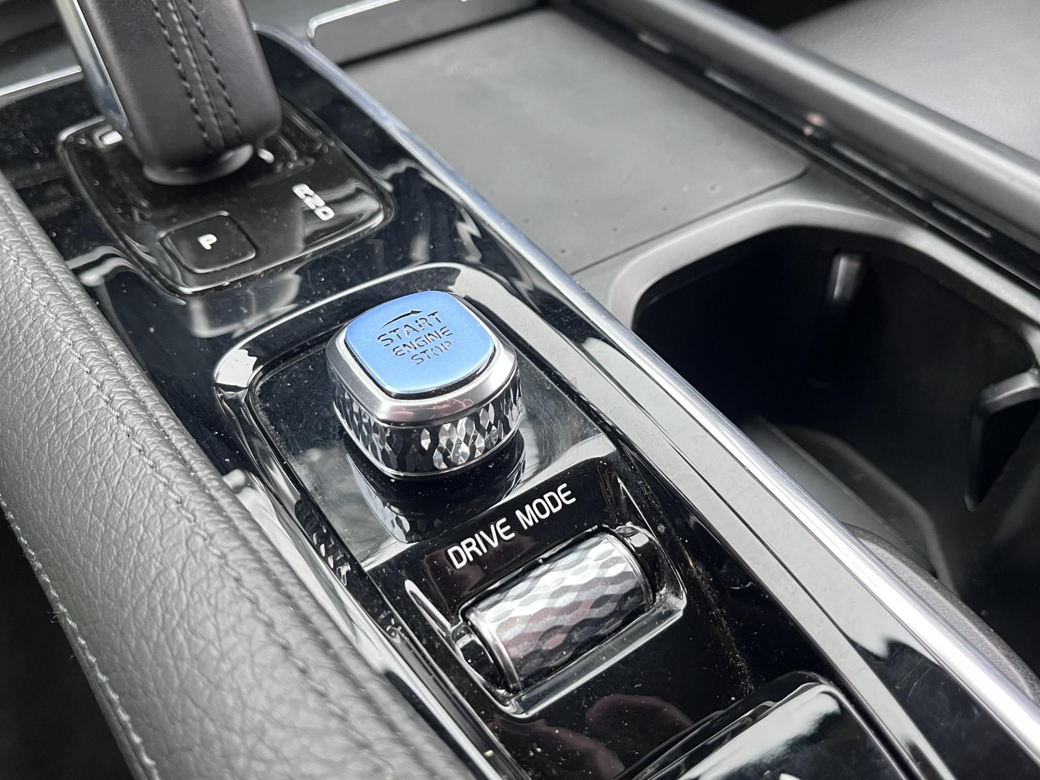 VOLVO S90 2.0 [B4] MHEV Inscription Geartronic harman/kardon hangrendszer. végig vezetett szervizkönyv