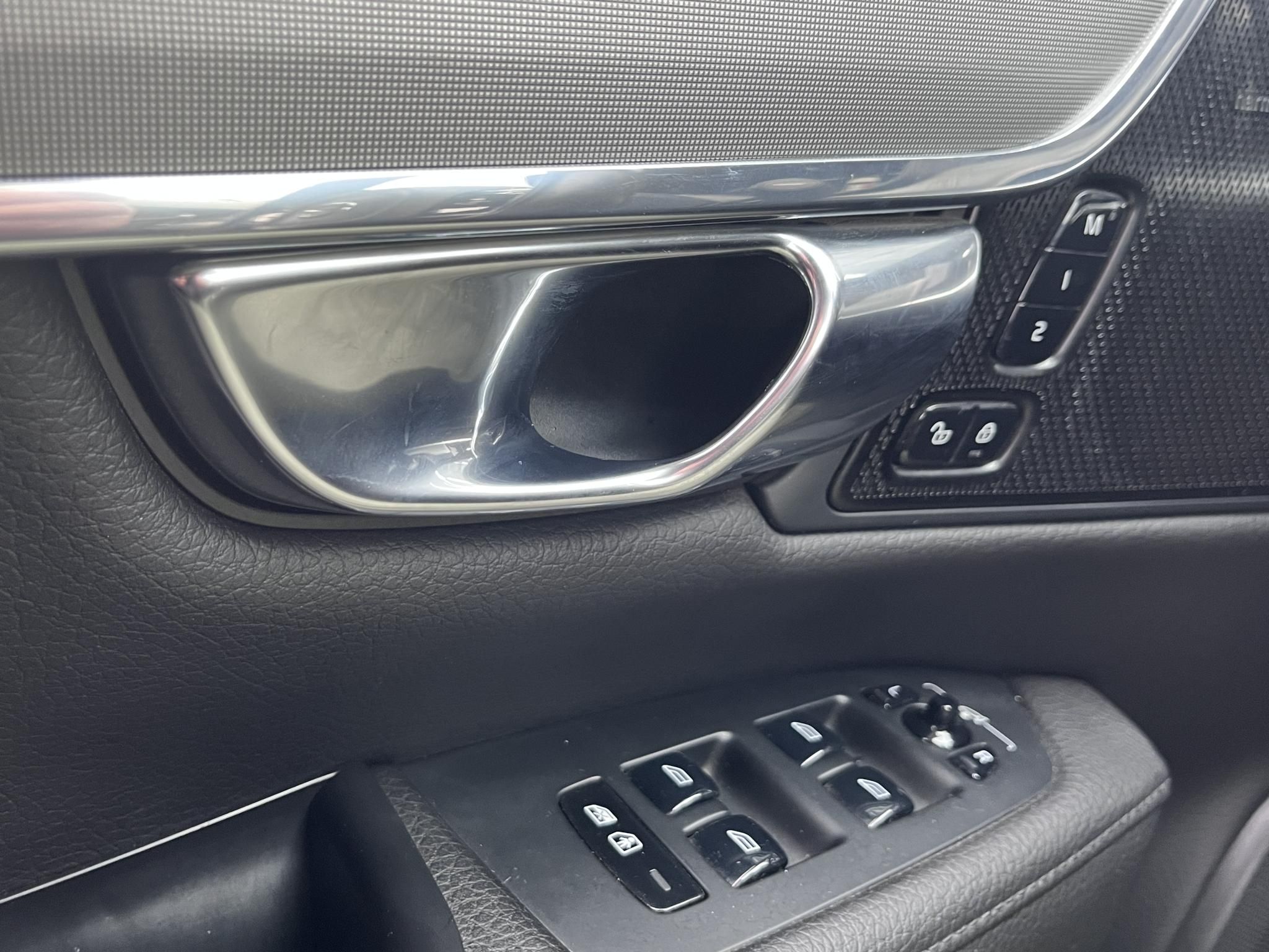 VOLVO S90 2.0 [B4] MHEV Inscription Geartronic harman/kardon hangrendszer. végig vezetett szervizkönyv