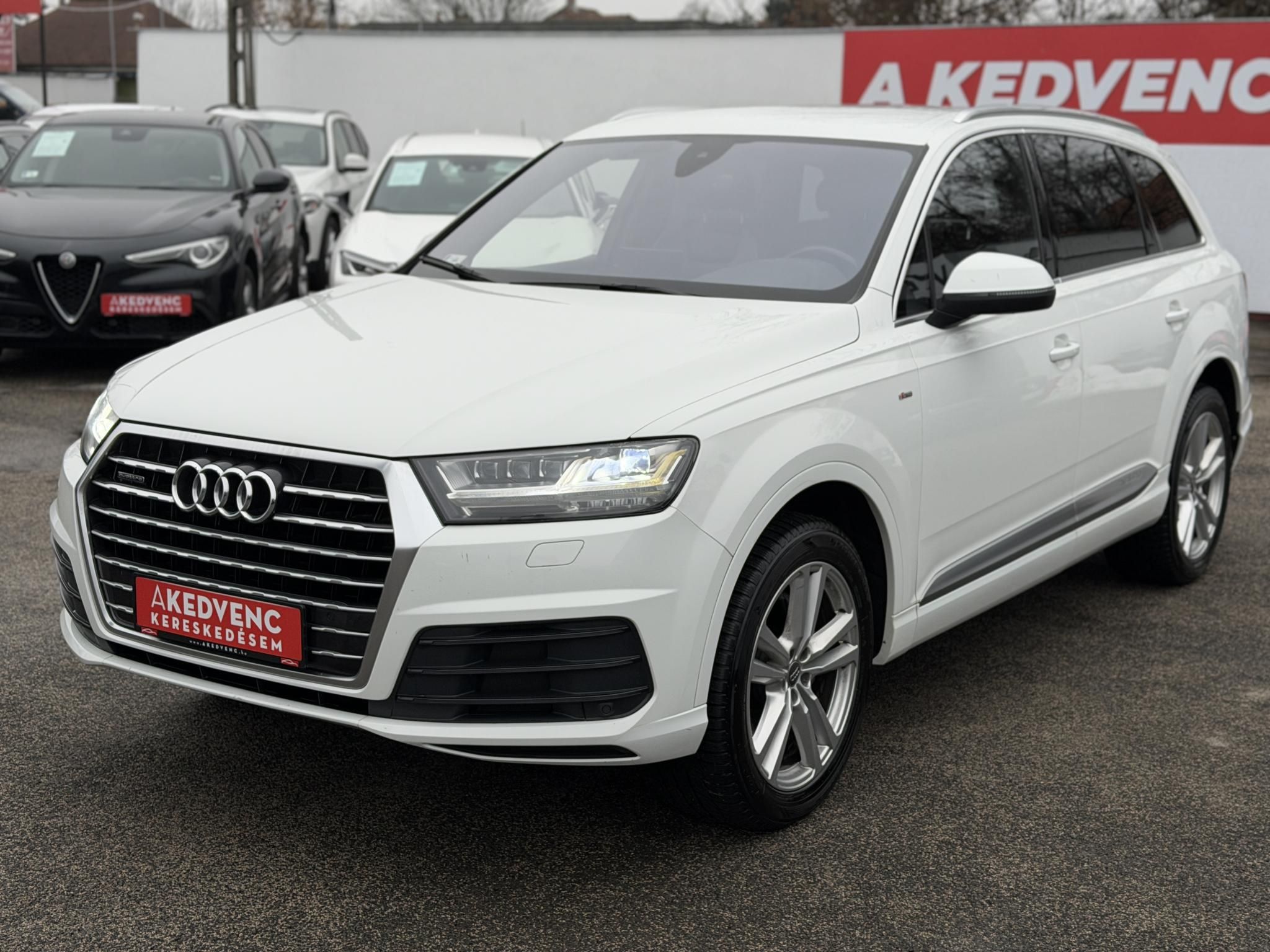 AUDI Q7 3.0 V6 TDI quattro Tiptronic ic S-line. BOSE hangrendszer. memória. 4x ülésfűtés. 4x digit klíma. Szervizelt!