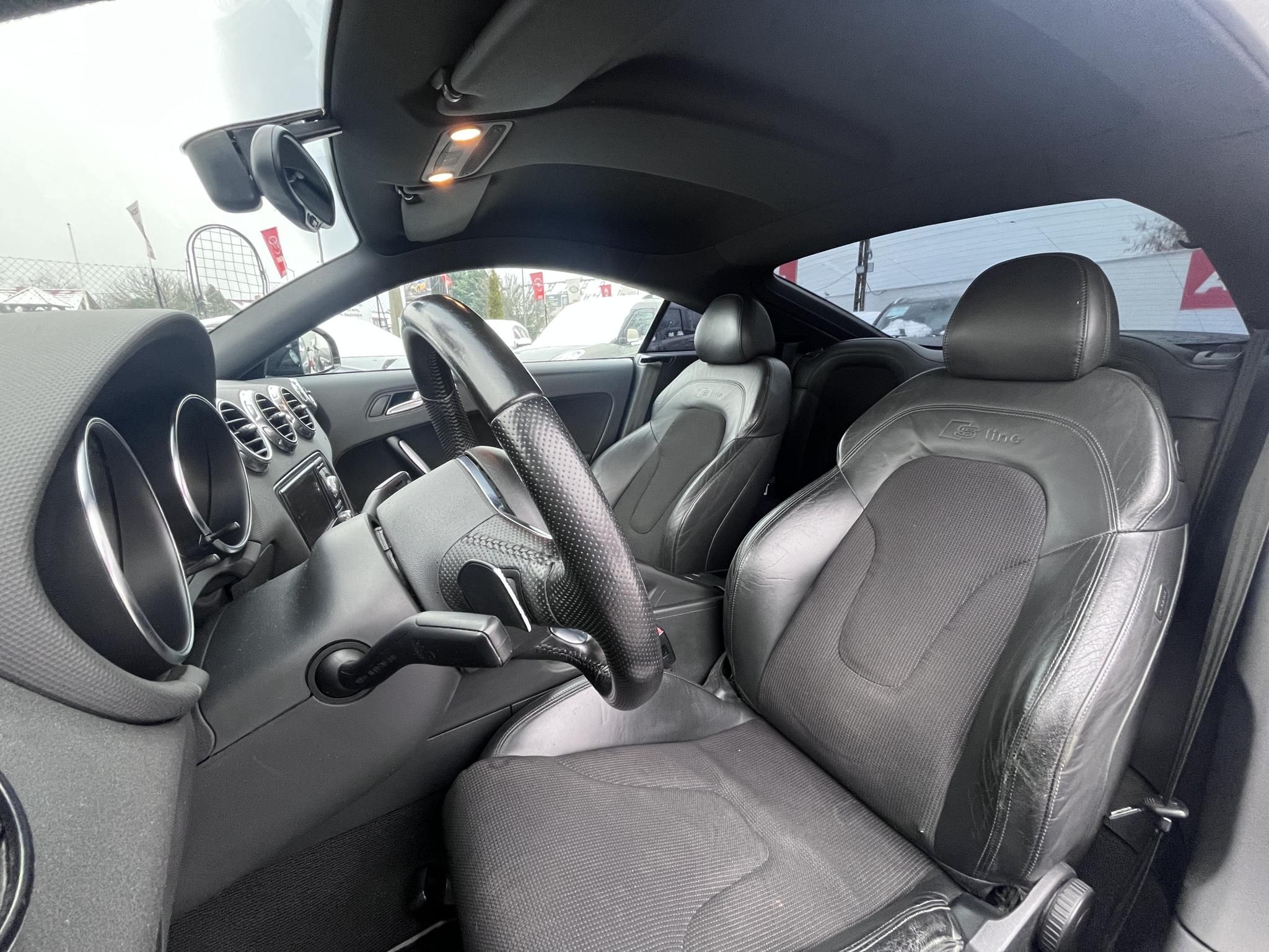 AUDI TT Coupe 2.0 TFSI S-tronic