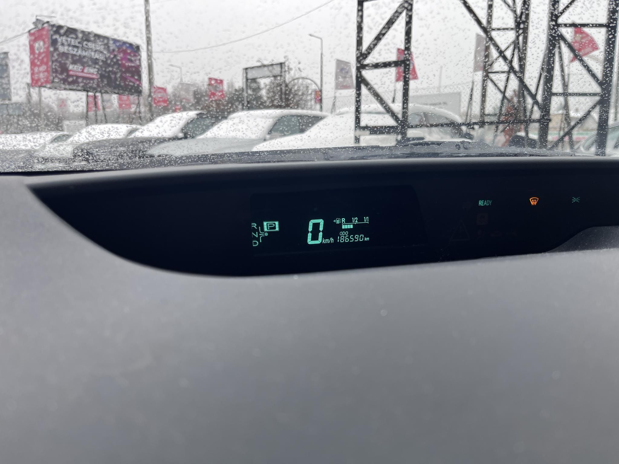 TOYOTA PRIUS 1.8 HSD Sol (Automata) JBL 186e km. Megkímélt állapot. 4 évszakos gumik!