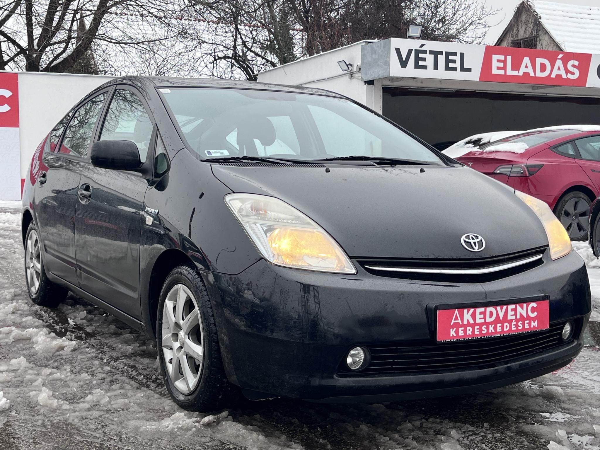 TOYOTA PRIUS 1.8 HSD Sol (Automata) JBL 186e km. Megkímélt állapot. 4 évszakos gumik!