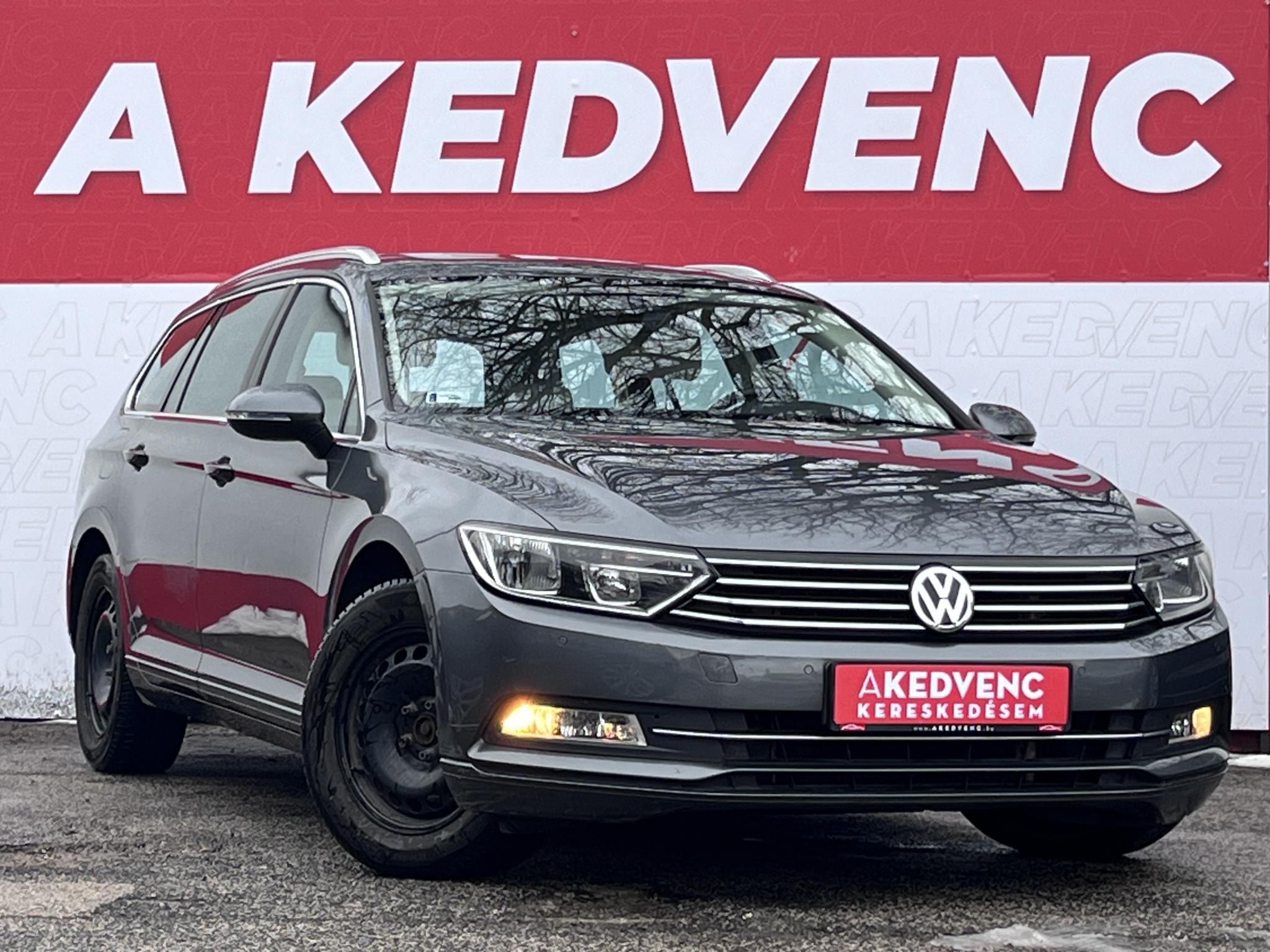 VOLKSWAGEN PASSAT Variant 2.0 TDI BMT Highline DSG Vaj belső. panorámatető. kamera. vezérlés kicserélve