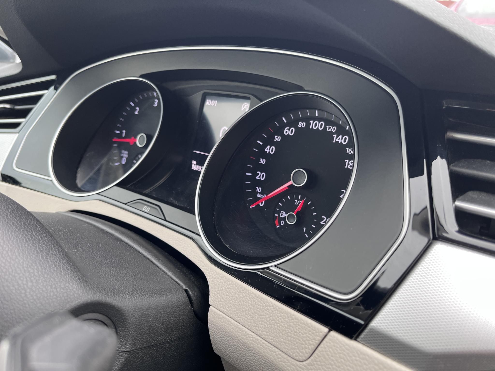 VOLKSWAGEN PASSAT Variant 2.0 TDI BMT Highline DSG Vaj belső. panorámatető. kamera. vezérlés kicserélve