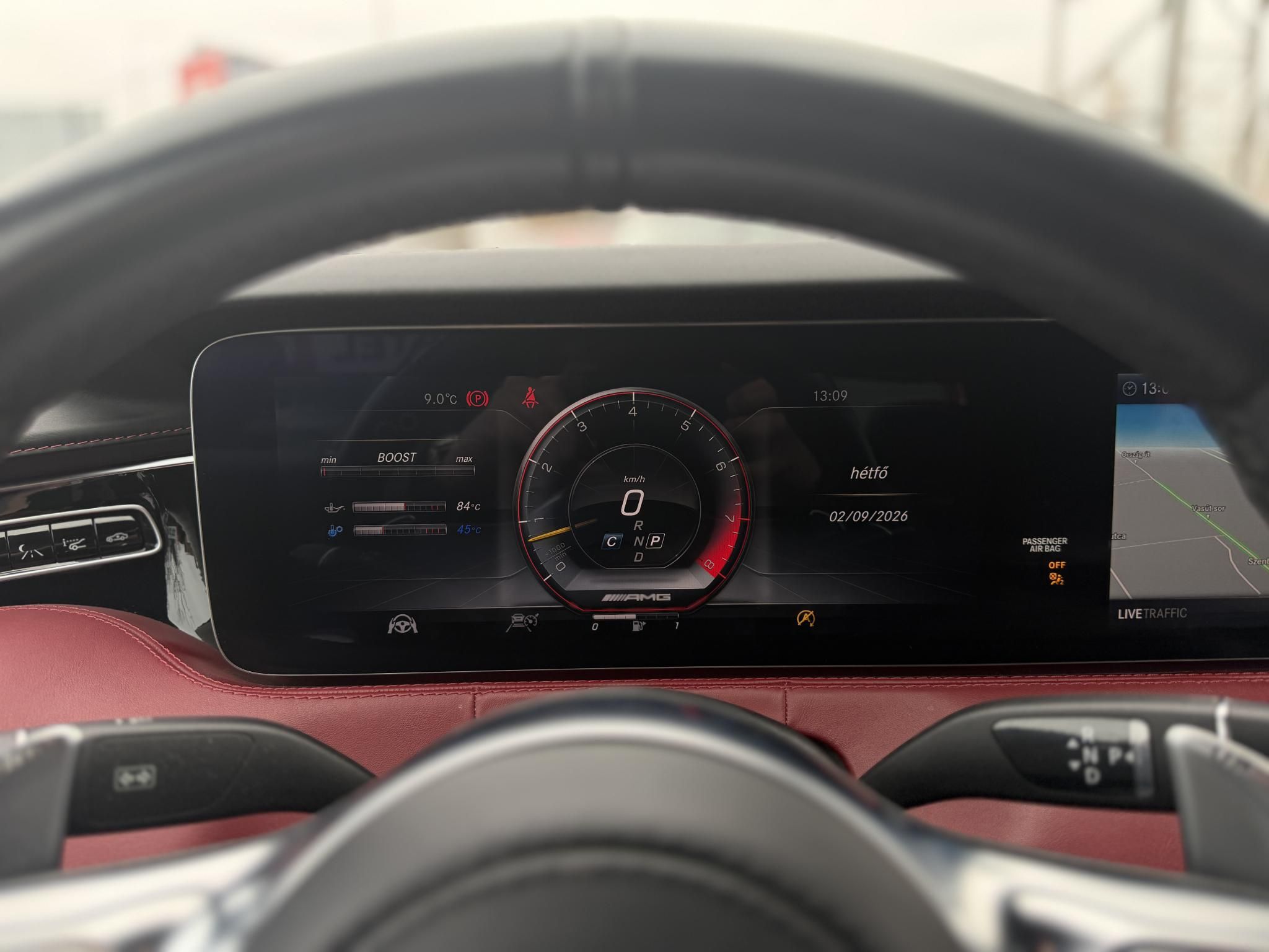 MERCEDES-AMG S 63 4Matic+ 9G-TRONIC 46e km. MAGIC SKY CONTROL. Újszerű állapot. Designo belső!