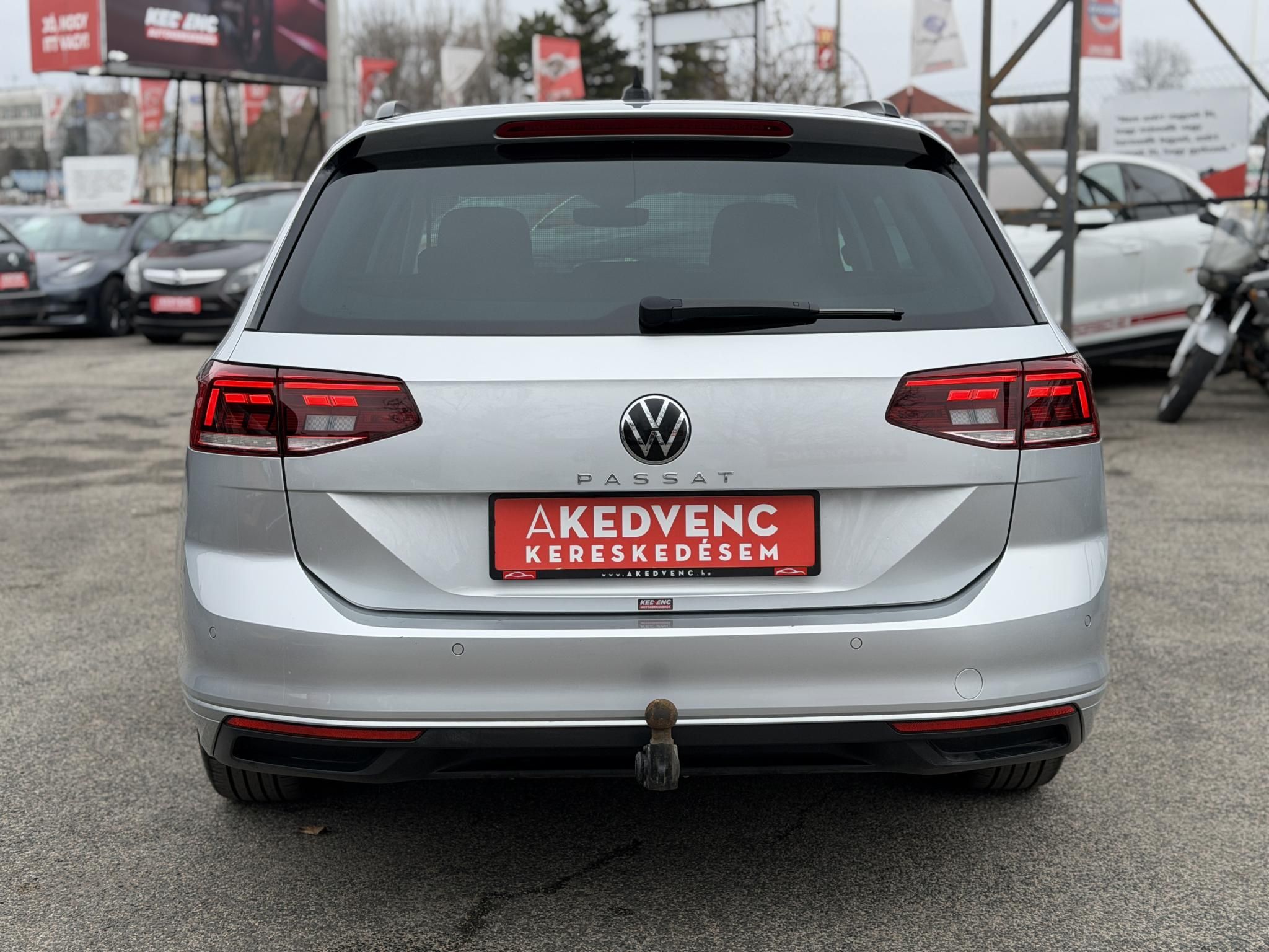 VOLKSWAGEN PASSAT Variant 2.0 TDI SCR Business DSG Szervizelt el.2t vonóhorog vez.ülés masszírozás