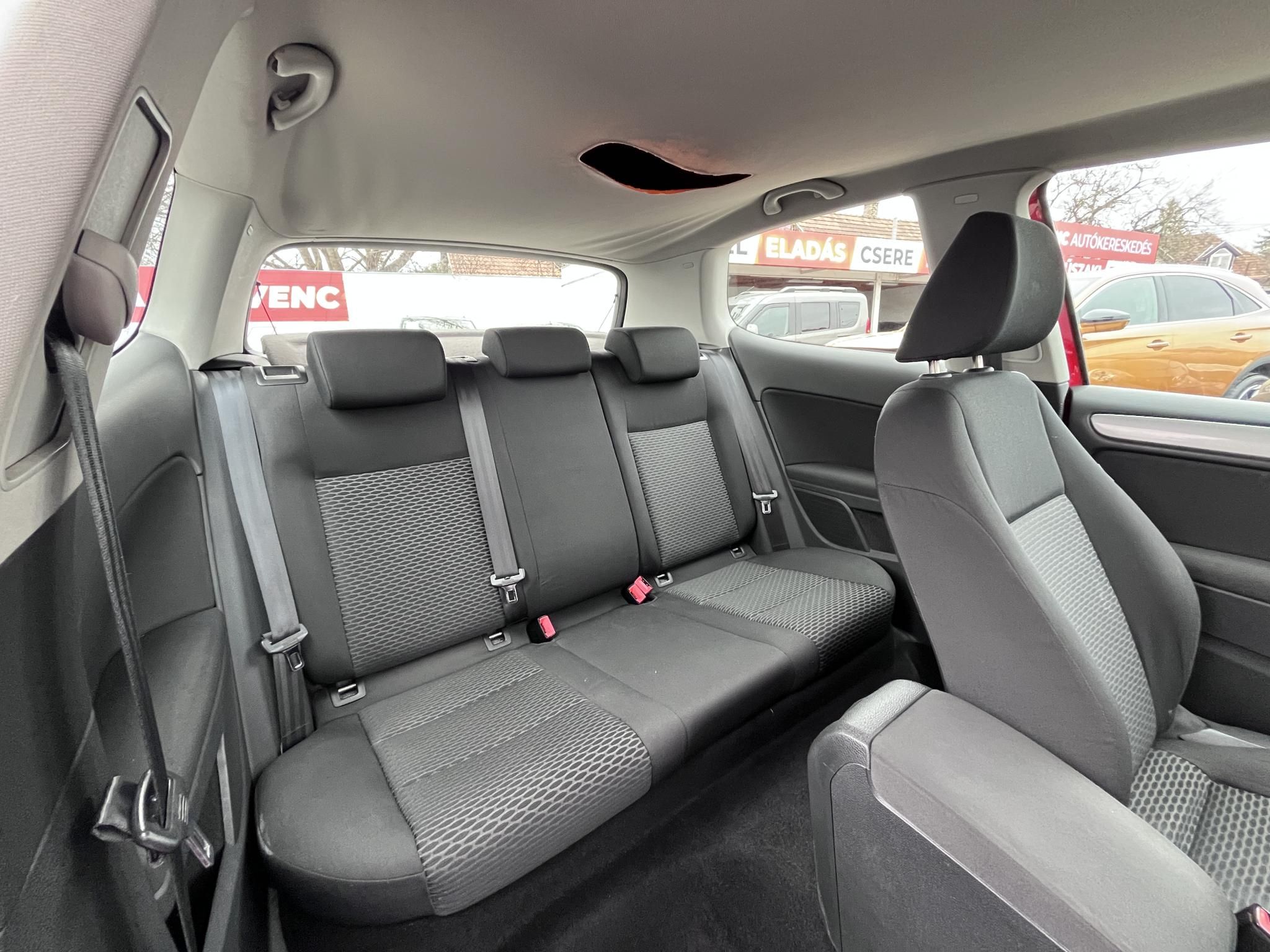 VOLKSWAGEN GOLF 1.4 Trendline Fűthető. állítható ülés