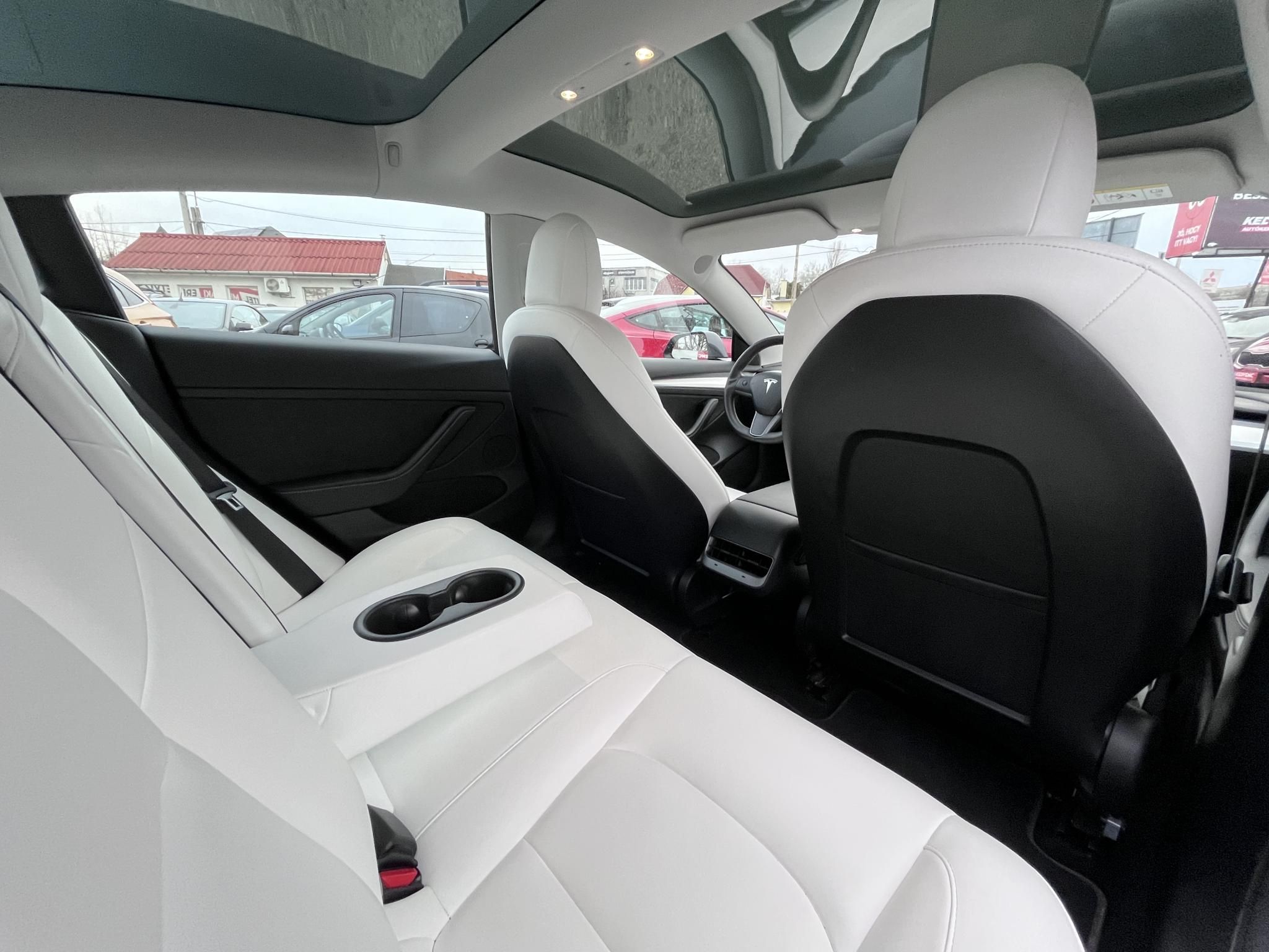 TESLA MODEL 3 Long Range AWD (Automata) 77e km. FEHÉR BELSŐ. mátrix LED. hőszivattyú. garanciális!