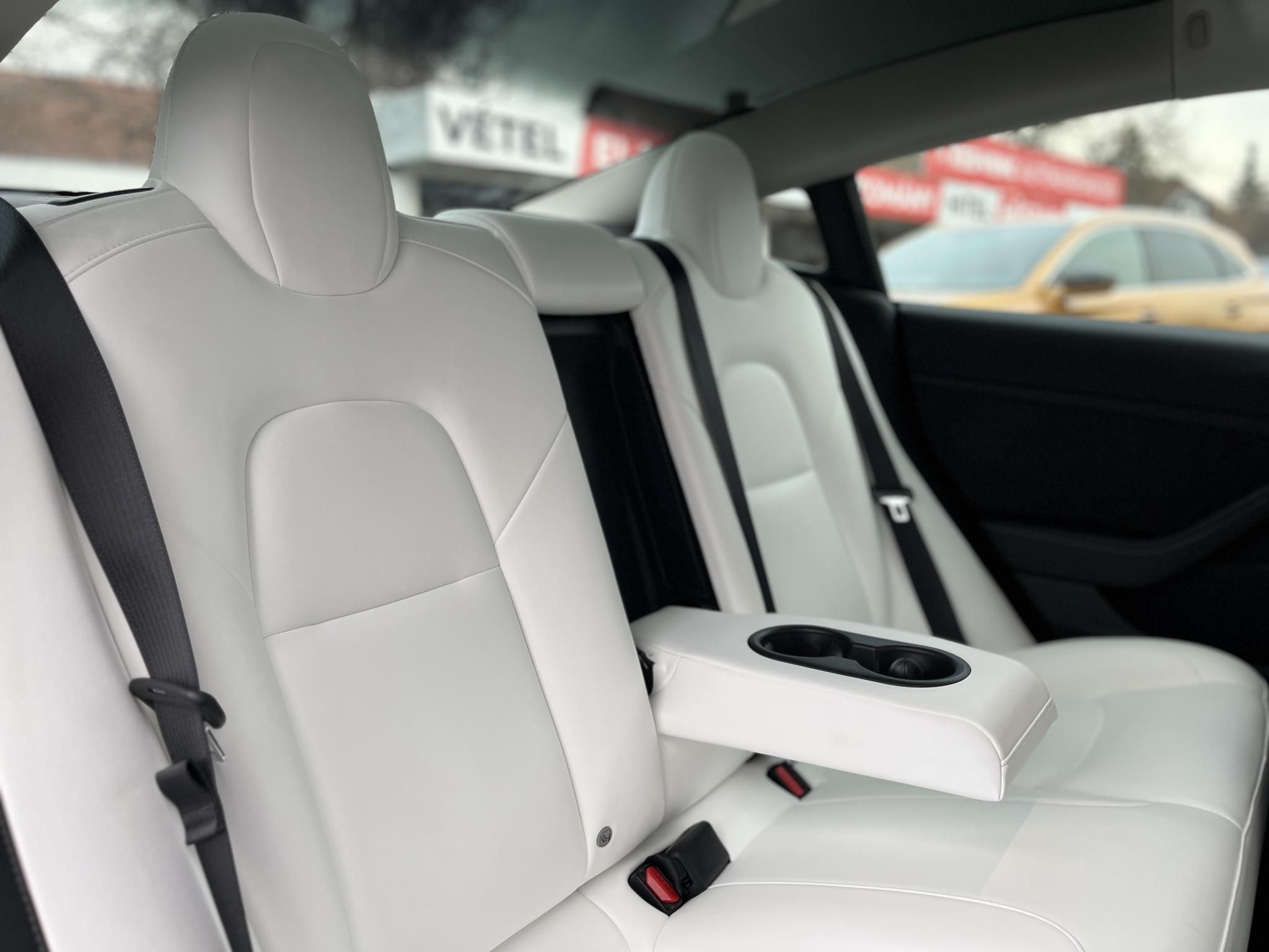 TESLA MODEL 3 Long Range AWD (Automata) 77e km. FEHÉR BELSŐ. mátrix LED. hőszivattyú. garanciális!