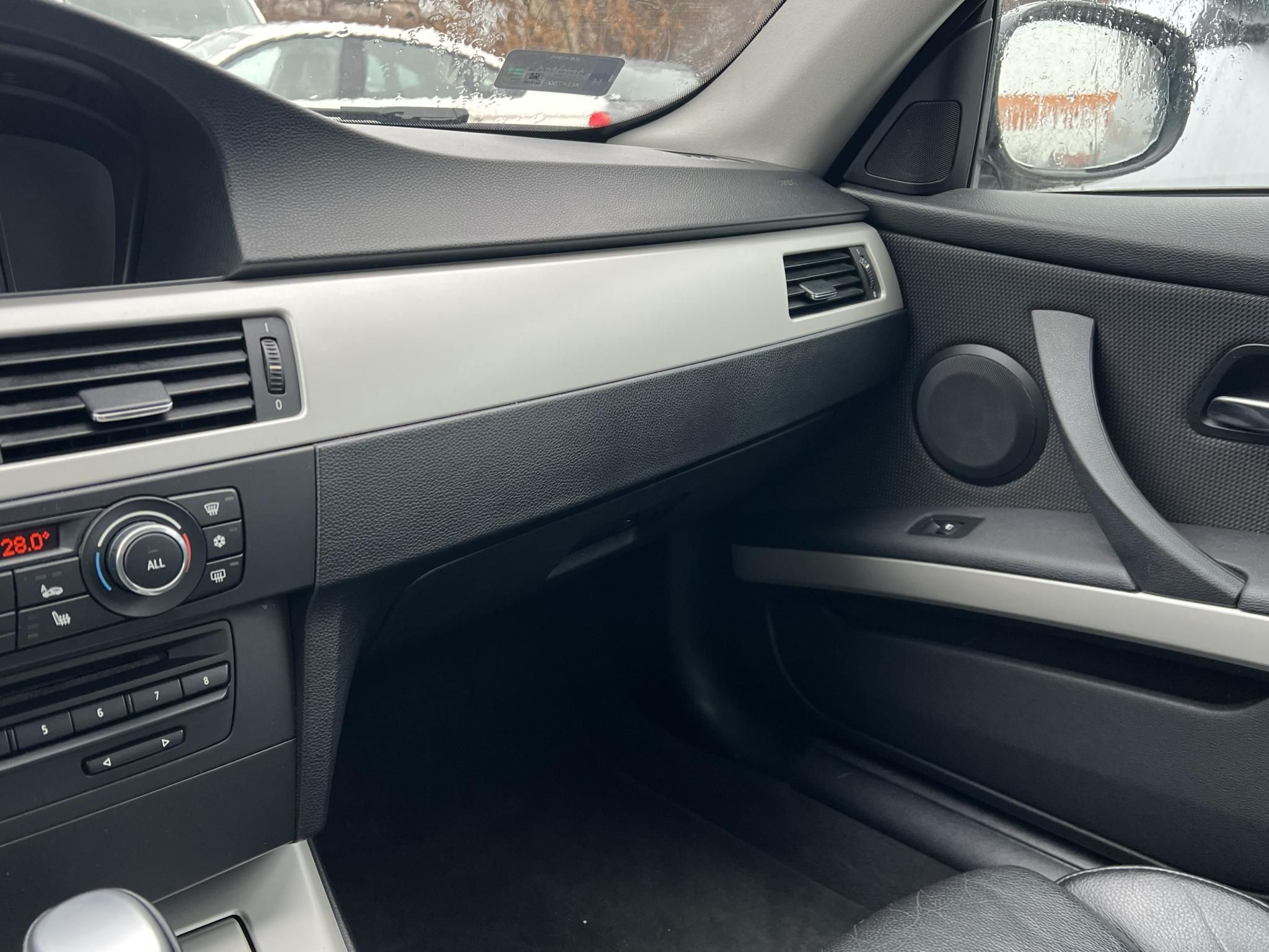 BMW 325i (Automata) Xenon Tempomat Ülésfűtés Bluetooth Navi PDC