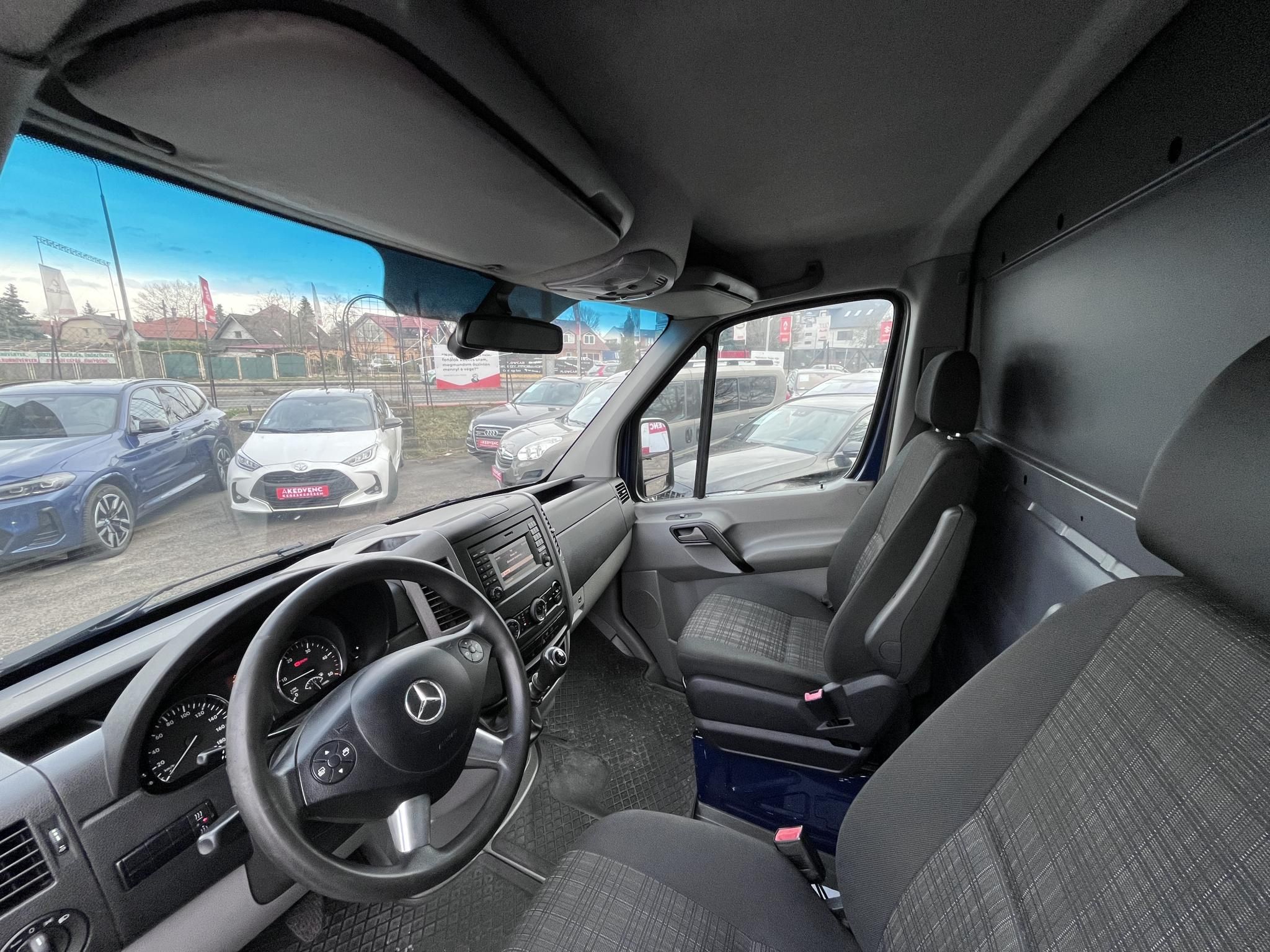 MERCEDES-BENZ SPRINTER 316 CDI 906.633.13 Kamera Ülésfűtés Vonóhorog Tolatóradar Bi-xenon Állófűtés