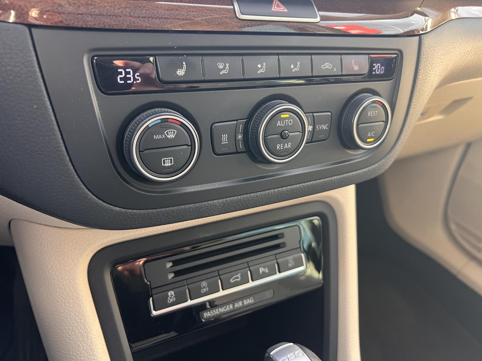 VOLKSWAGEN SHARAN 2.0 TDI BMT SCR Highline 4Motion DSG Egyedülálló szépség! Vaj bőr. tető. 4x4. 158e km+sok extra