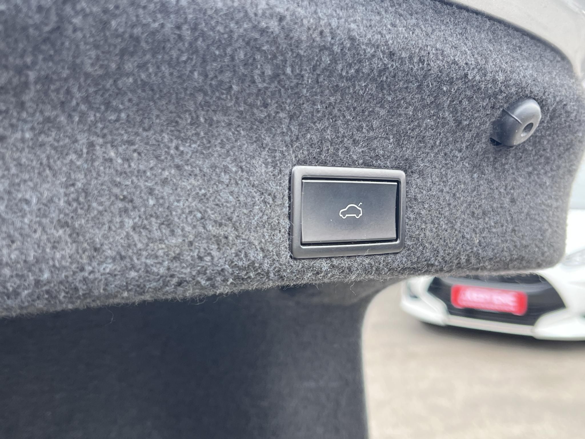 VOLKSWAGEN PASSAT VIII 2.0 TSI Business DSG R-line M.o.-i. FACELIFT. 190LE. sérülésmentes!