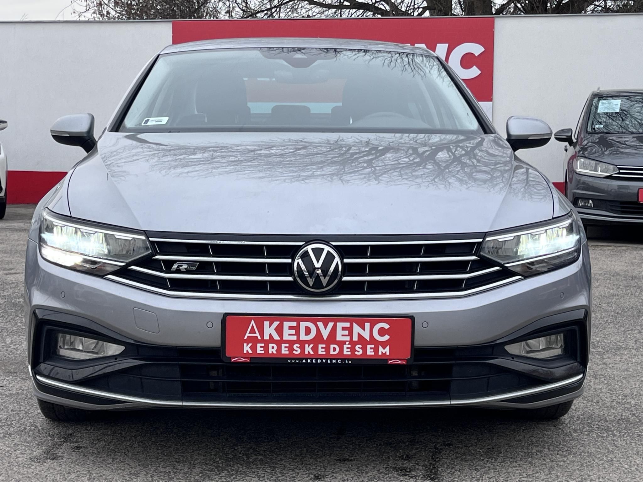 VOLKSWAGEN PASSAT VIII 2.0 TSI Business DSG R-line M.o.-i. FACELIFT. 190LE. sérülésmentes!