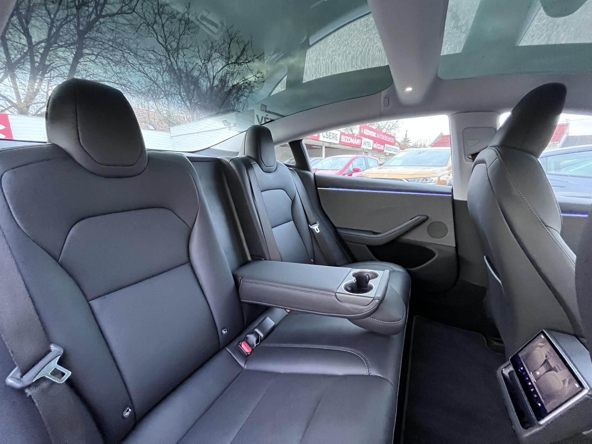 TESLA MODEL 3 RWD (Automata) HIGHLAND 27e km. AMD Ryzen. Gyári garancia 2032-ig. 500km hatótáv!