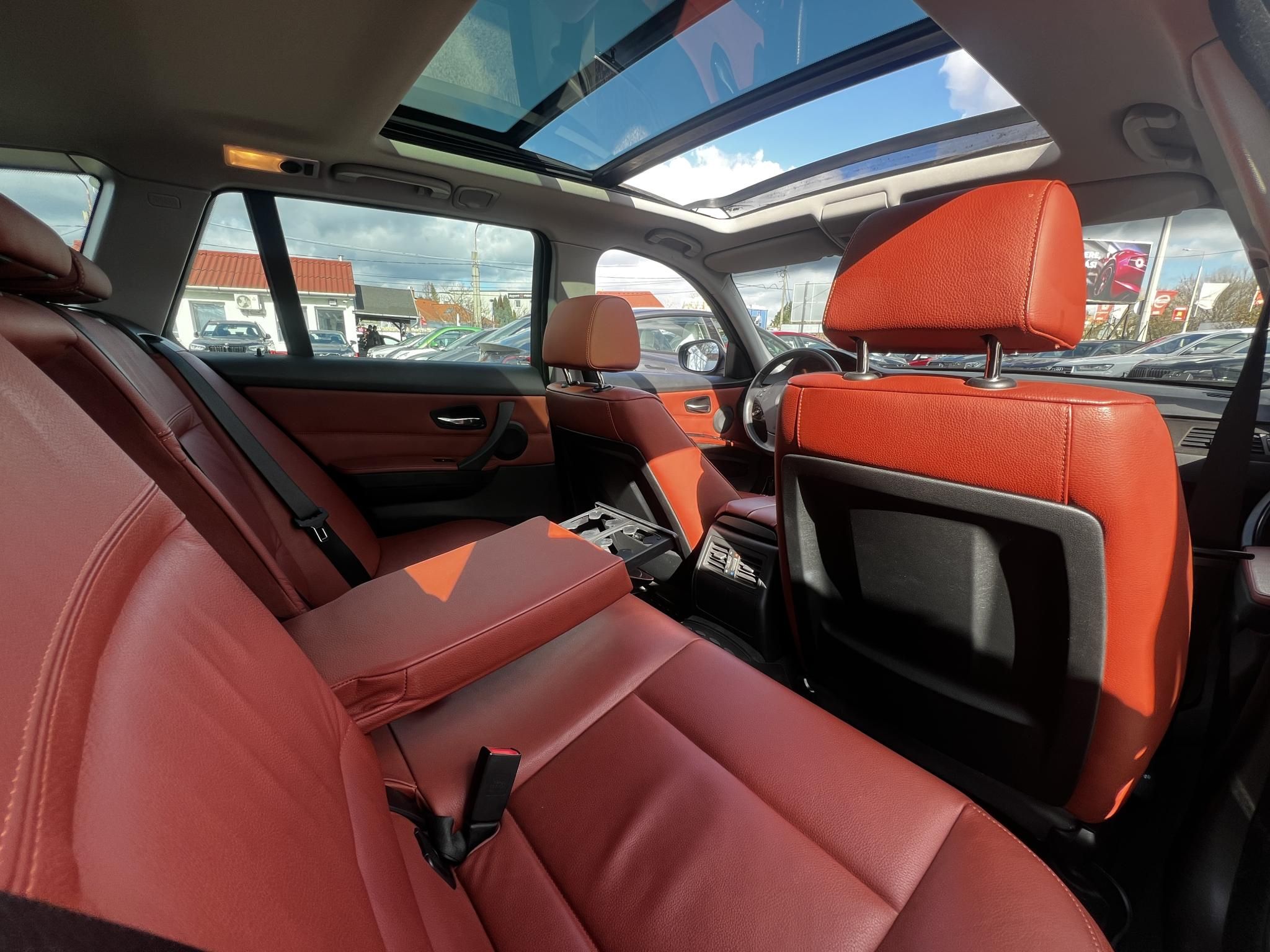 BMW 320d xDrive Touring (Automata) Bordó bőr belső.153e km. M.o.-i. frissen szervizelt! panoráma tető ülésfűtés