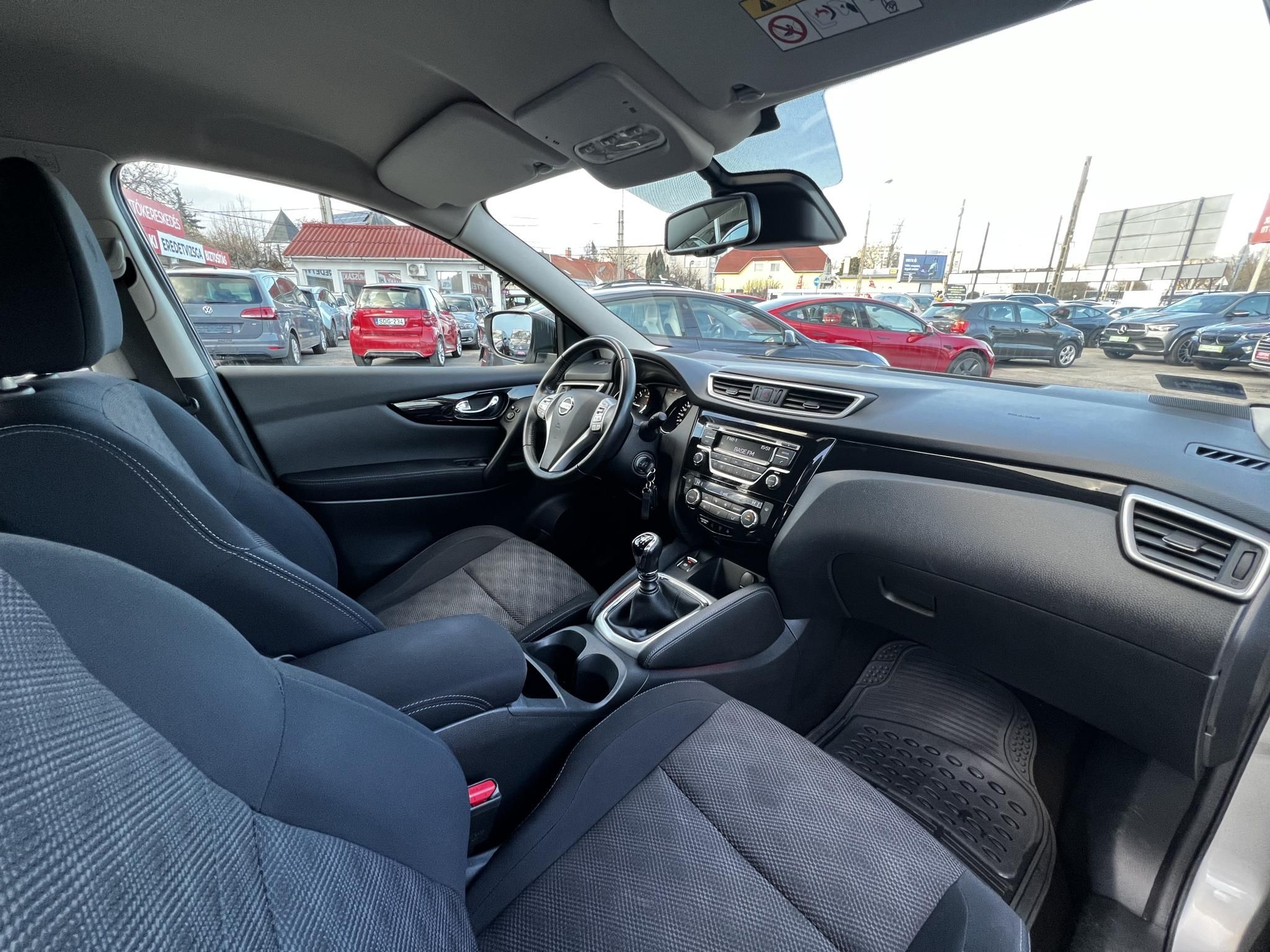 NISSAN QASHQAI 1.6 dCi Tekna 4WD 119e km. LED Tempomat Bluetooth Digitklíma MEGKÍMÉLT állapot!