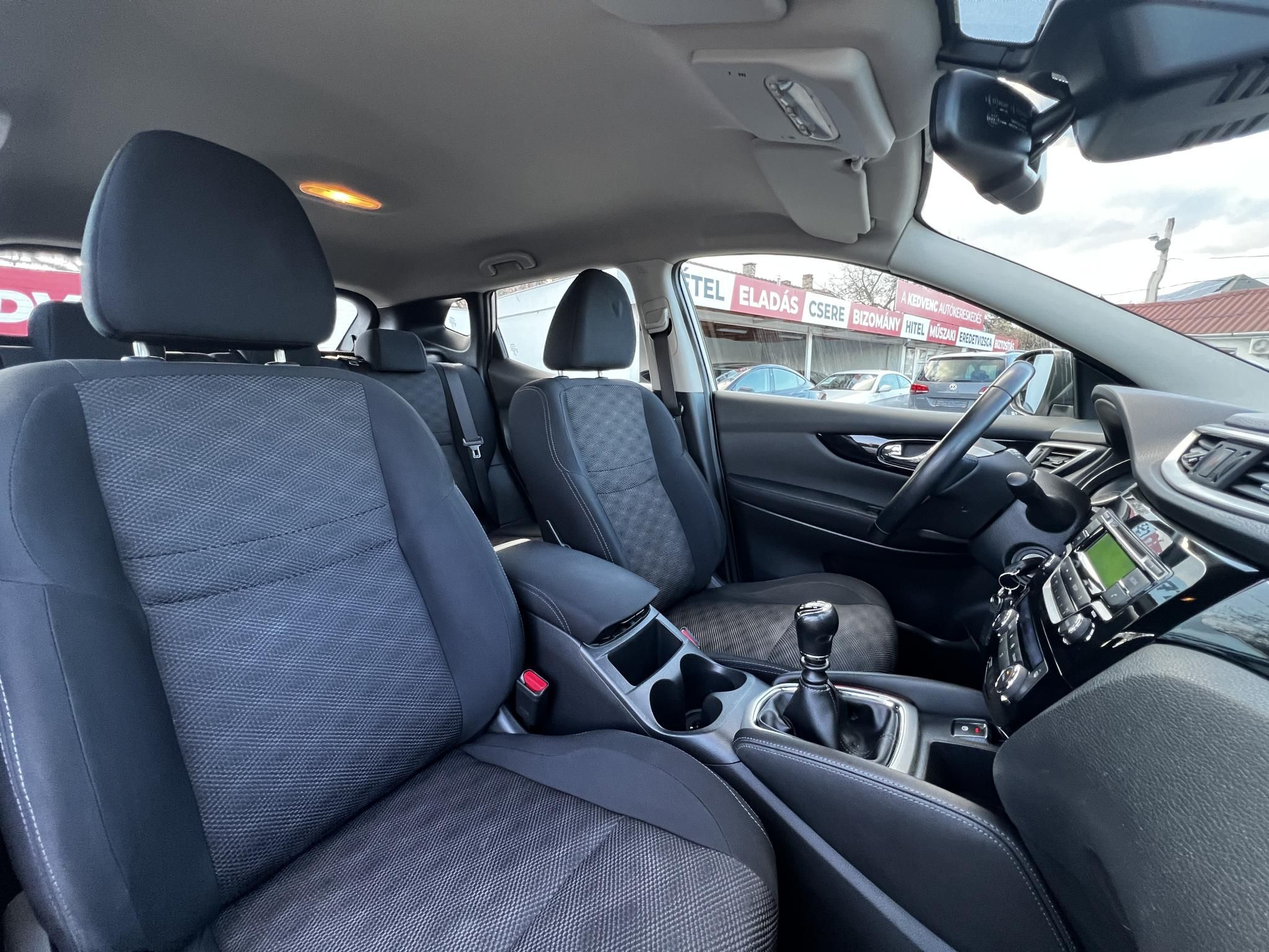 NISSAN QASHQAI 1.6 dCi Tekna 4WD 119e km. LED Tempomat Bluetooth Digitklíma MEGKÍMÉLT állapot!