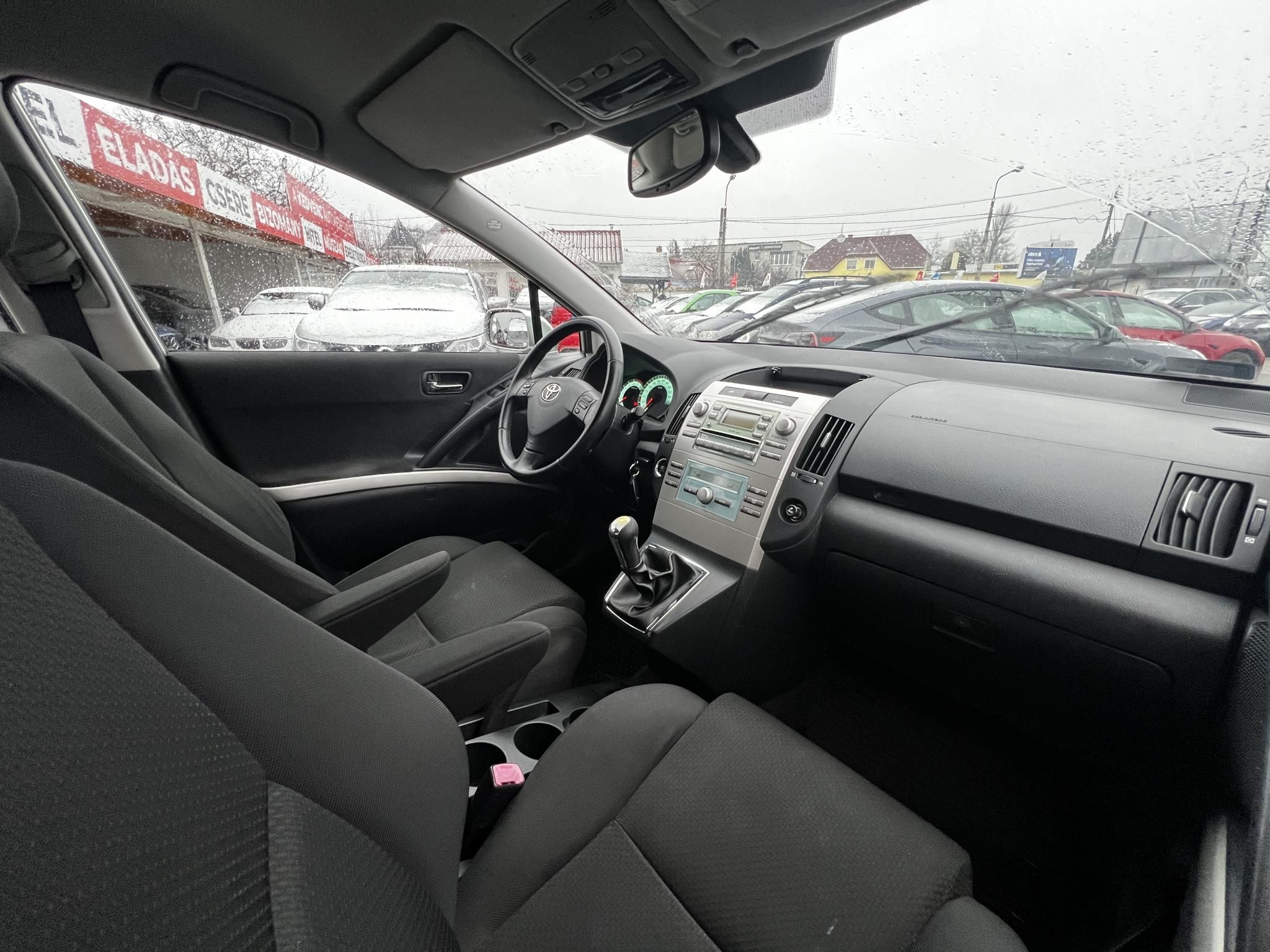 TOYOTA COROLLA VERSO 1.8 Linea Sol 7 személyes frissen szervizelt. tempomat. digit klíma. vonóhorog
