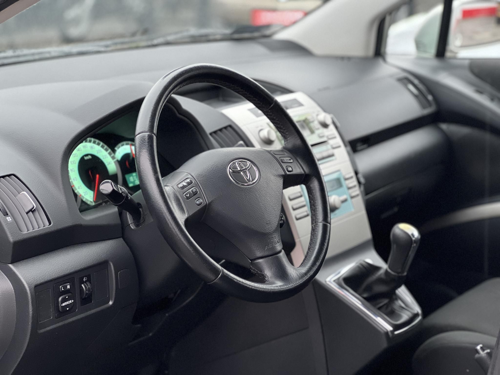 TOYOTA COROLLA VERSO 1.8 Linea Sol 7 személyes frissen szervizelt. tempomat. digit klíma. vonóhorog