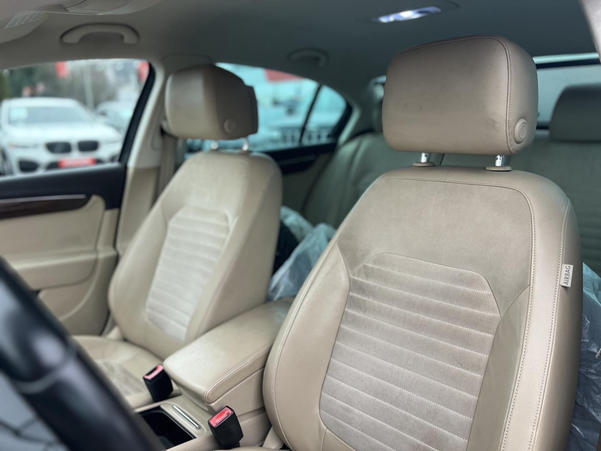 VOLKSWAGEN PASSAT VII 2.0 CR TDI Highline BMT DSG M.o.-i. világos belső. magas felszereltség!