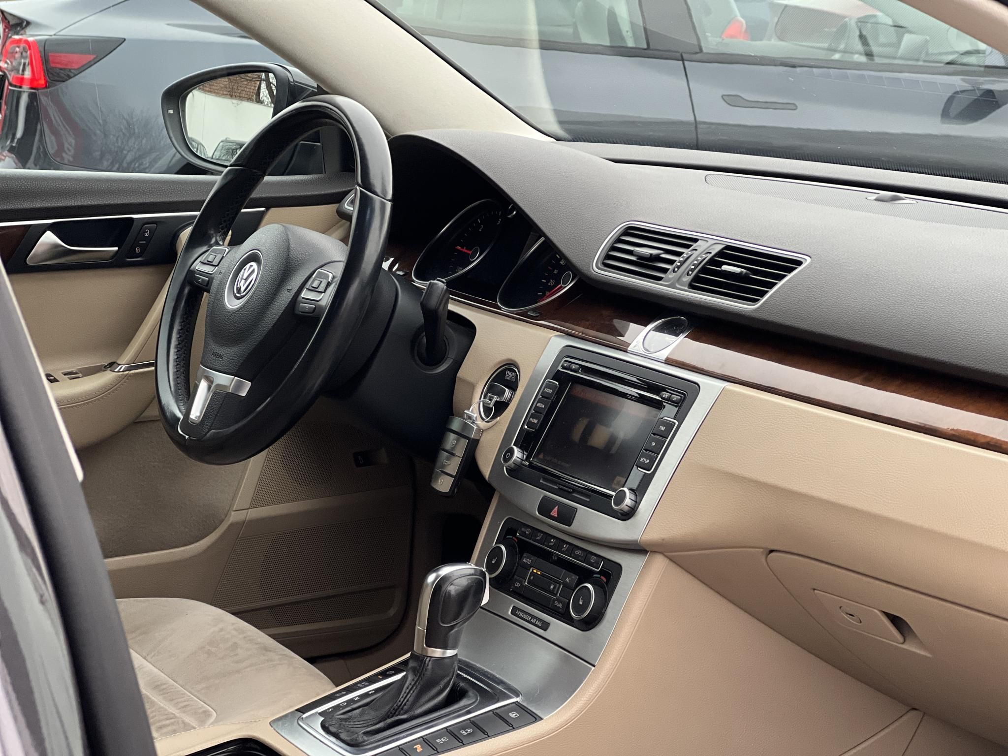 VOLKSWAGEN PASSAT VII 2.0 CR TDI Highline BMT DSG M.o.-i. világos belső. magas felszereltség!