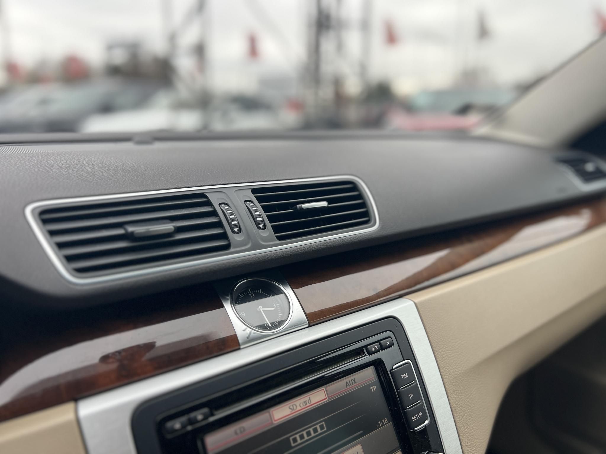 VOLKSWAGEN PASSAT VII 2.0 CR TDI Highline BMT DSG M.o.-i. világos belső. magas felszereltség!