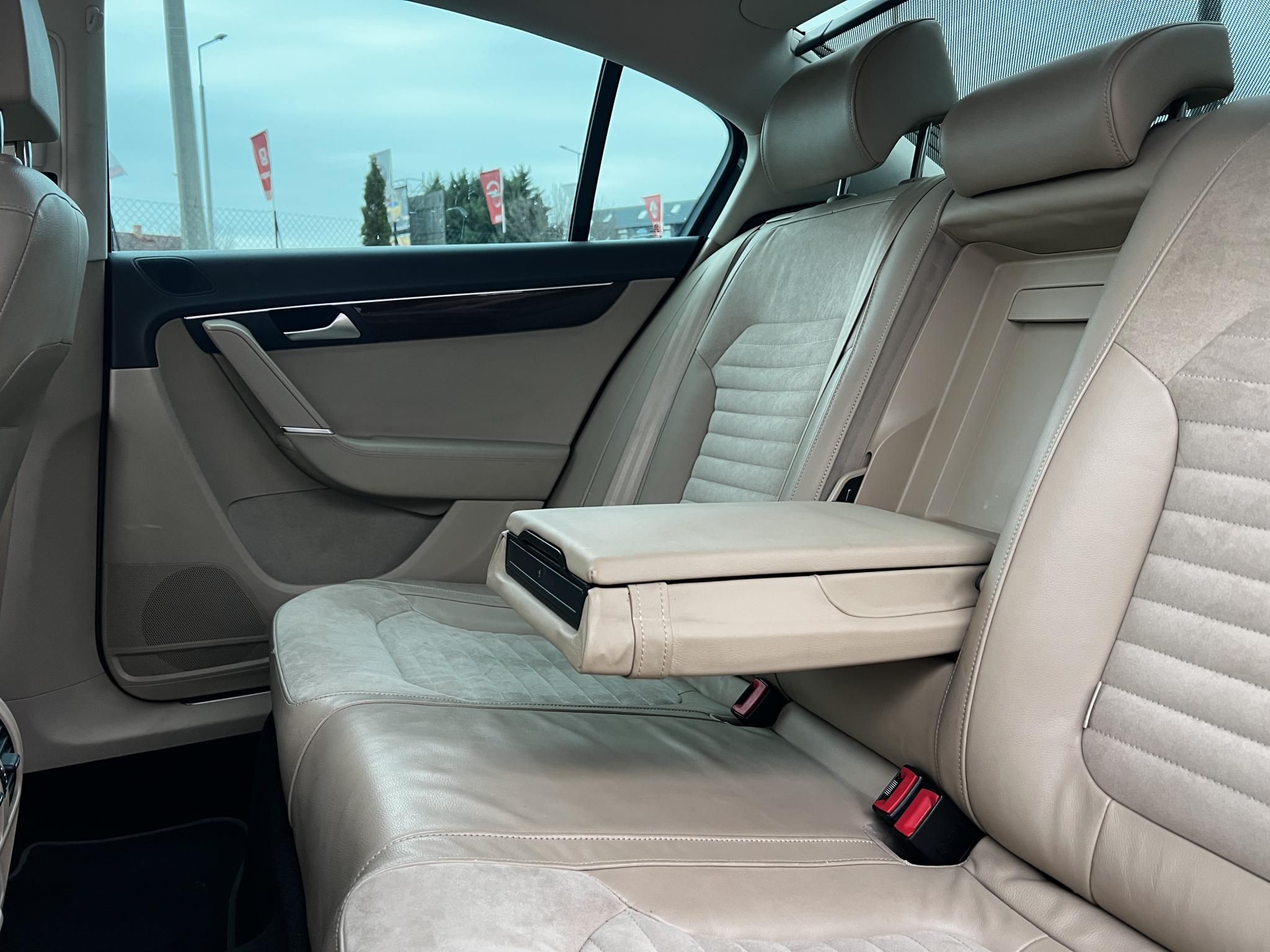 VOLKSWAGEN PASSAT VII 2.0 CR TDI Highline BMT DSG M.o.-i. világos belső. magas felszereltség!