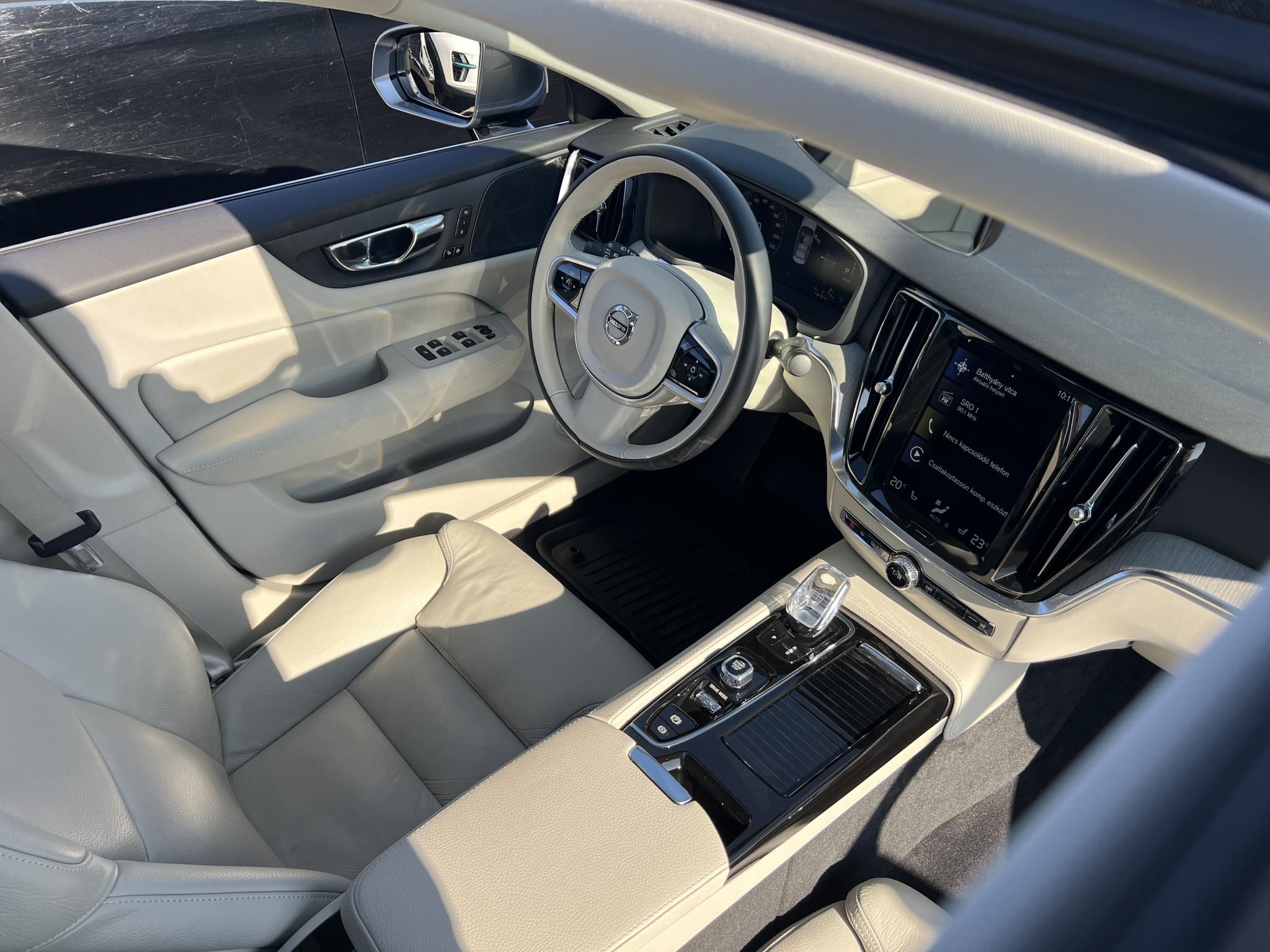 VOLVO S60 2.0 [T8] Recharge Inscription AWD Geartronic 27e km. M.o.-i. garanciális. márkaszervizelt. harman/kardon. ZÖLD rendszám!