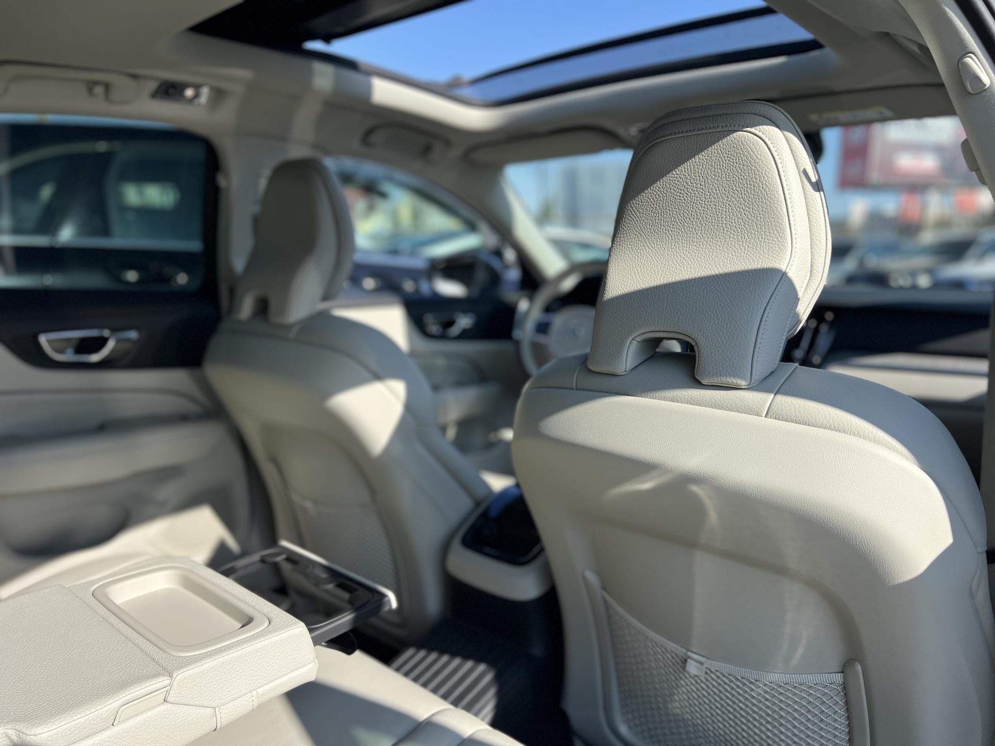 VOLVO S60 2.0 [T8] Recharge Inscription AWD Geartronic 27e km. M.o.-i. garanciális. márkaszervizelt. harman/kardon. ZÖLD rendszám!