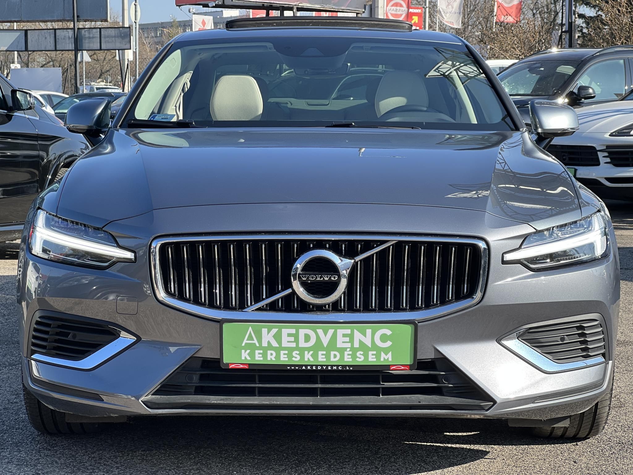 VOLVO S60 2.0 [T8] Recharge Inscription AWD Geartronic 27e km. M.o.-i. garanciális. márkaszervizelt. harman/kardon. ZÖLD rendszám!