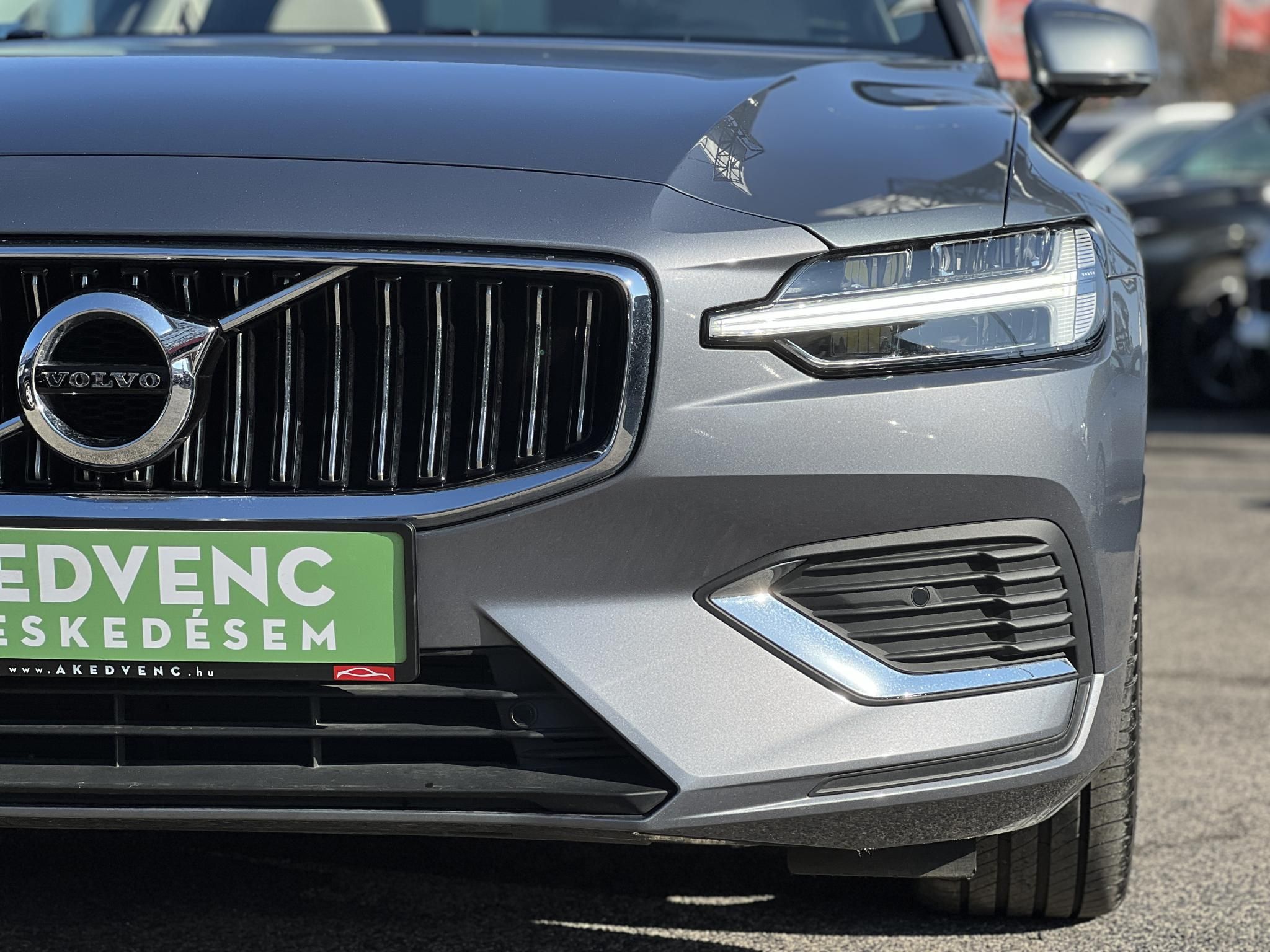 VOLVO S60 2.0 [T8] Recharge Inscription AWD Geartronic 27e km. M.o.-i. garanciális. márkaszervizelt. harman/kardon. ZÖLD rendszám!