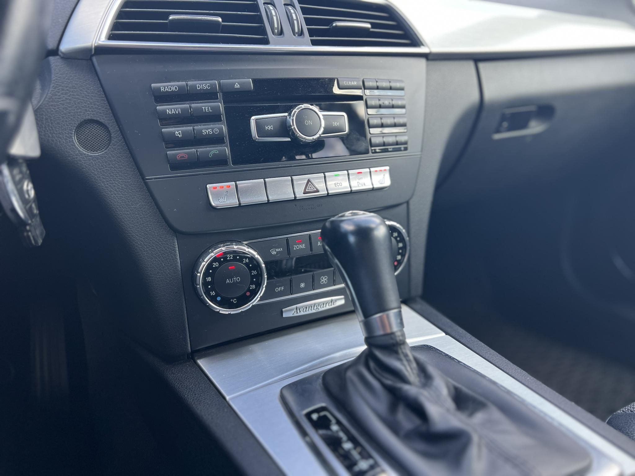 MERCEDES-BENZ C 250 T BlueEFFICIENCY Avantgarde (Automata) FACELIFT. Teljes szerviztörténet. vezérlés cserélve!