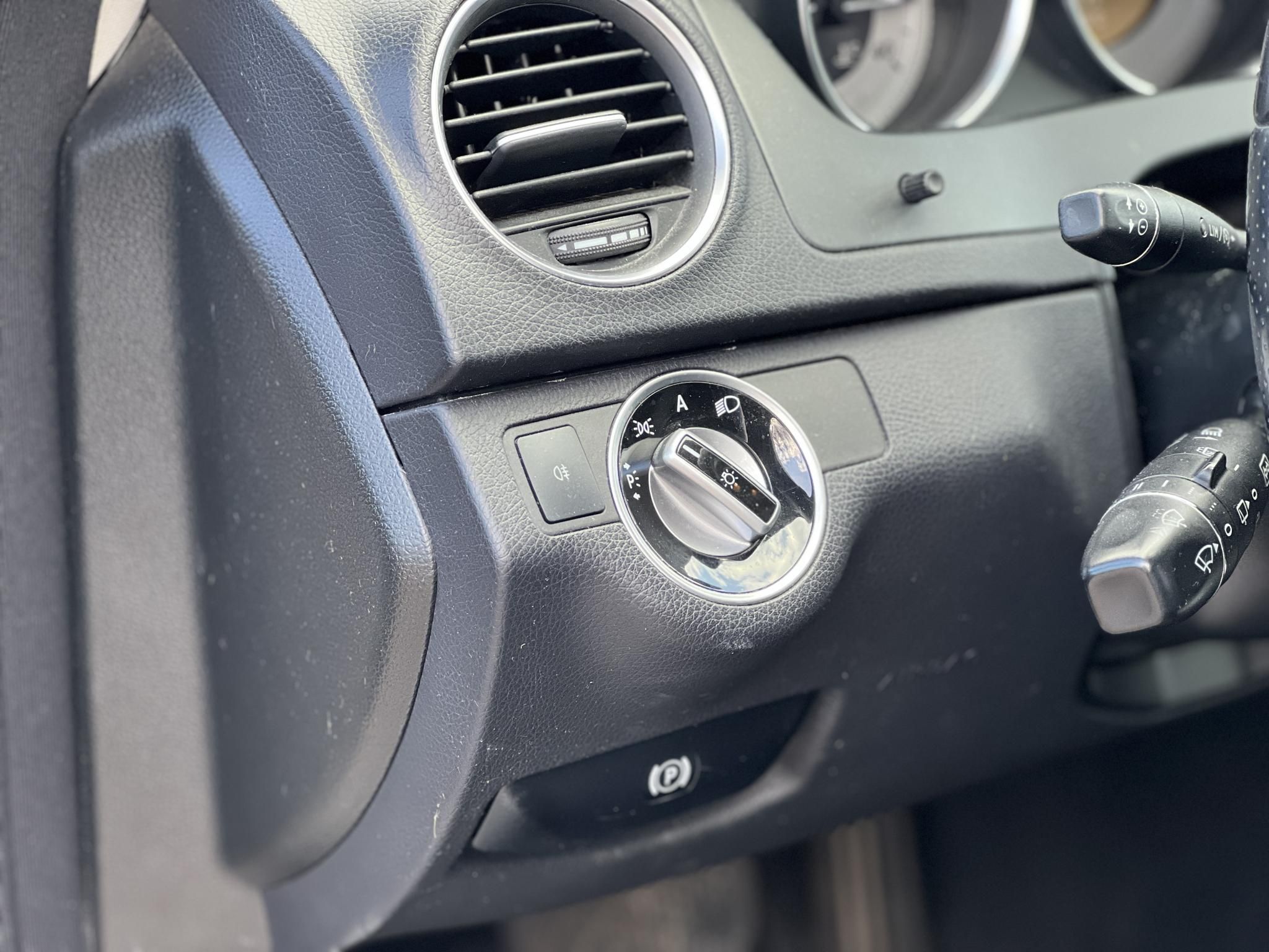 MERCEDES-BENZ C 250 T BlueEFFICIENCY Avantgarde (Automata) FACELIFT. Teljes szerviztörténet. vezérlés cserélve!