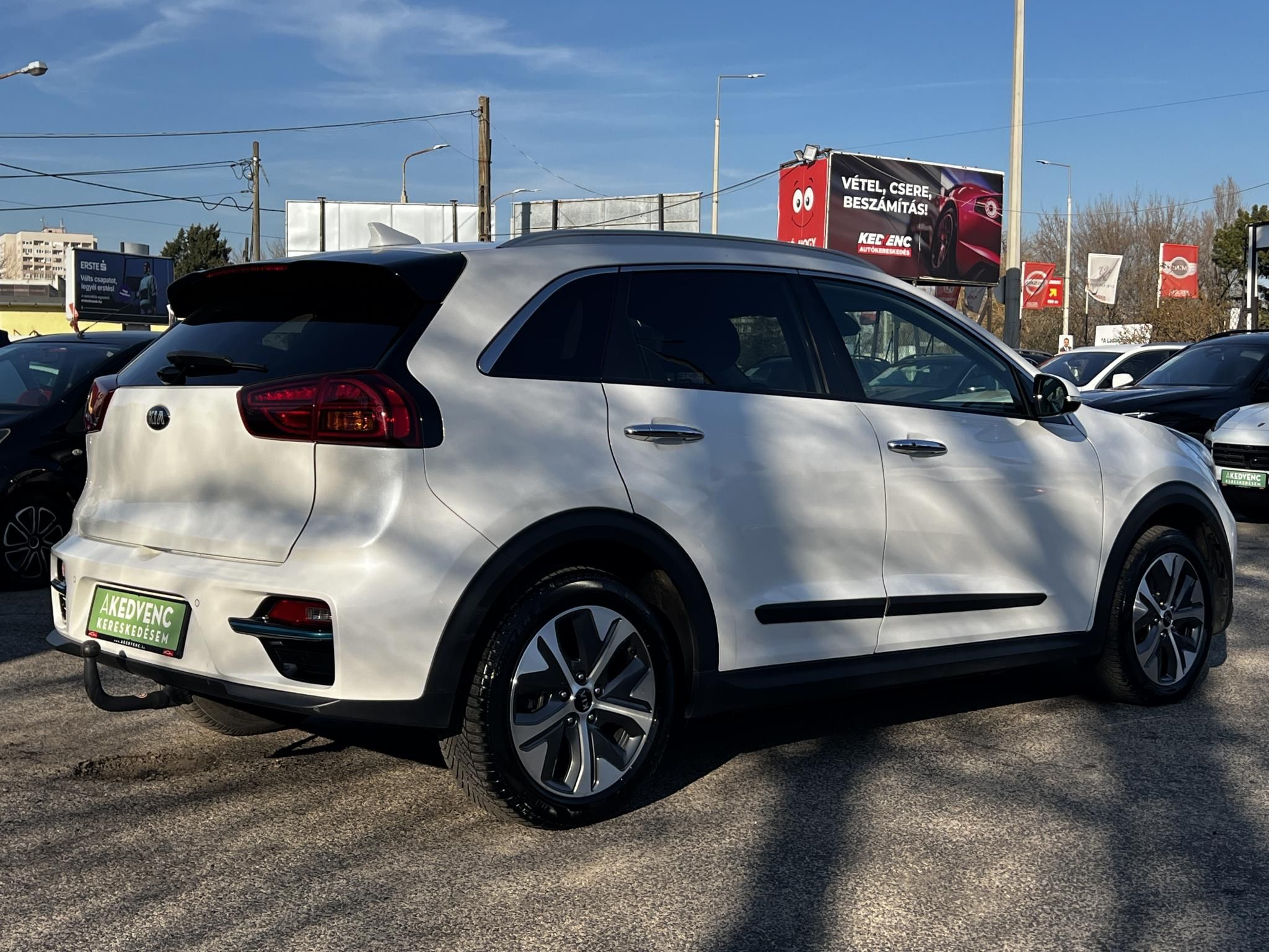 KIA NIRO e-Niro 64kWh Platinum 400+km hatótáv. Bőr. ülésszellőztetés. CARPLAY. stb