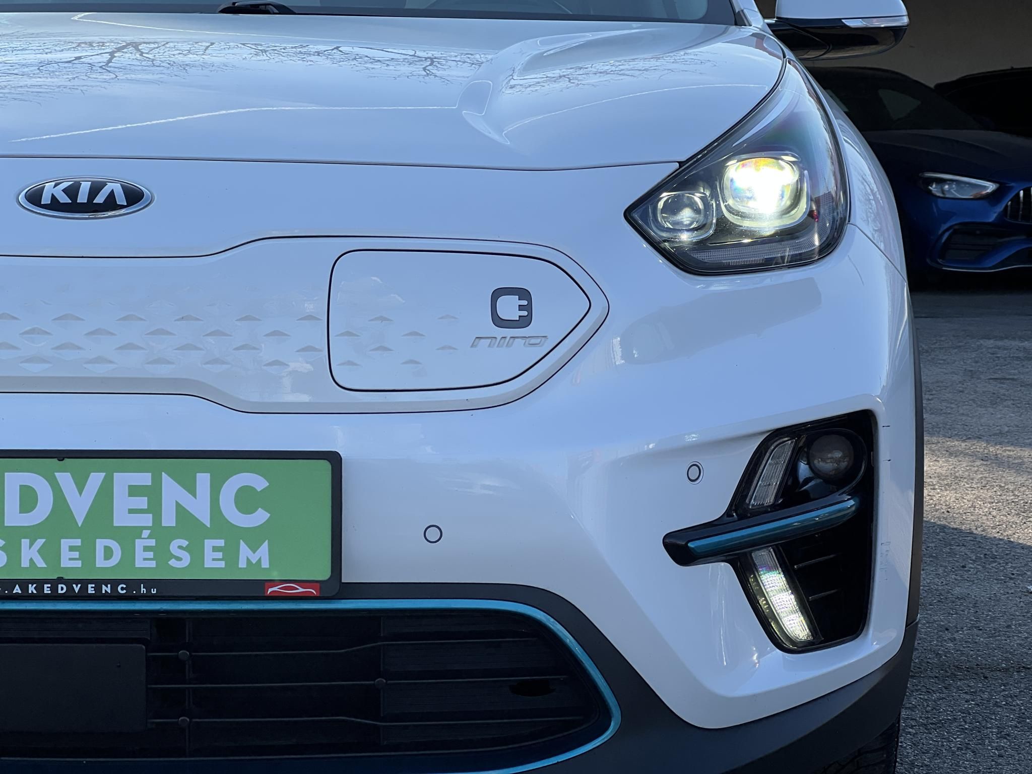 KIA NIRO e-Niro 64kWh Platinum 400+km hatótáv. Bőr. ülésszellőztetés. CARPLAY. stb