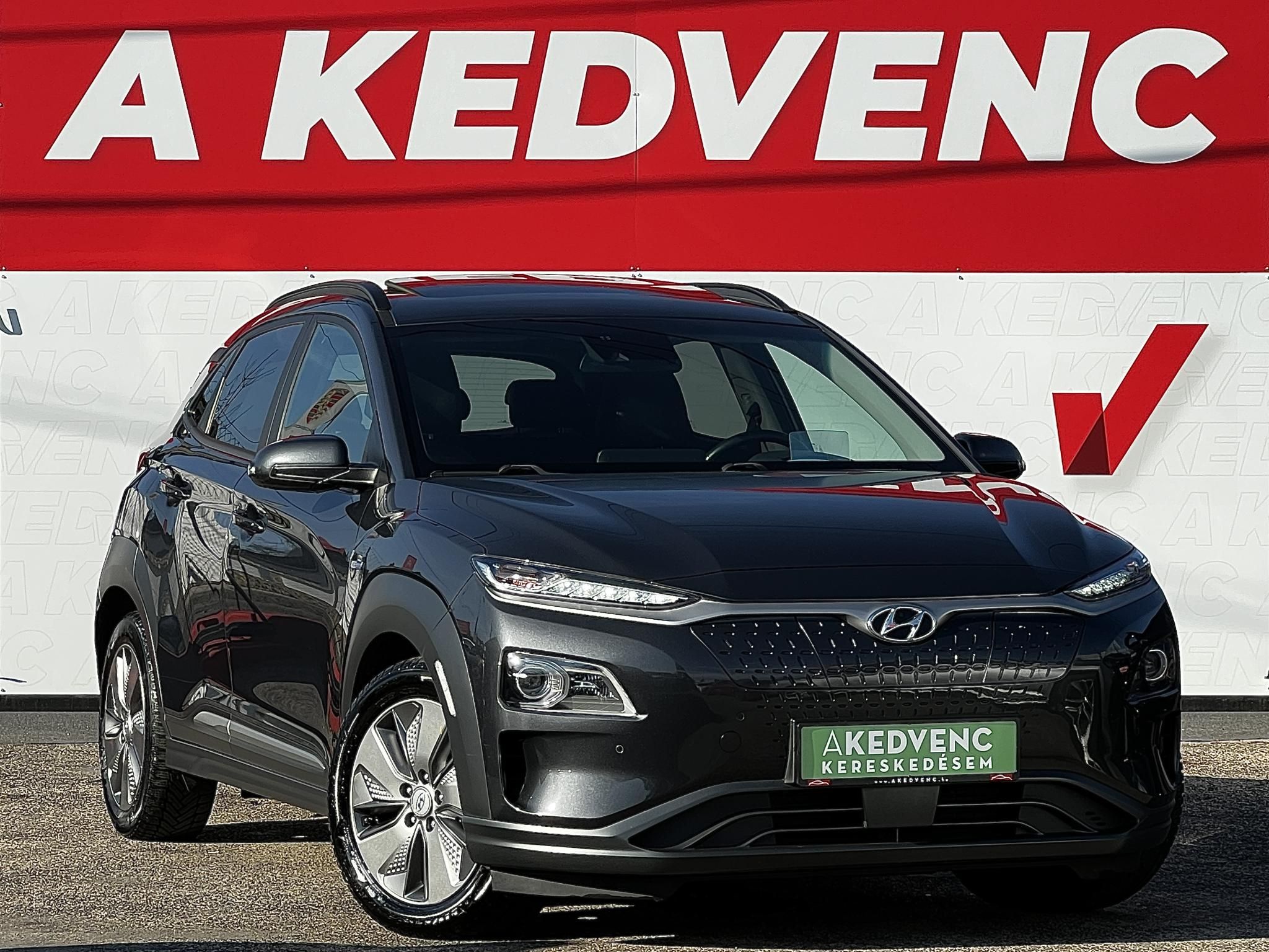 HYUNDAI KONA EV 64kWh Premium 124e km. 400+ hatótáv. napfénytető. Kitünő állapot!