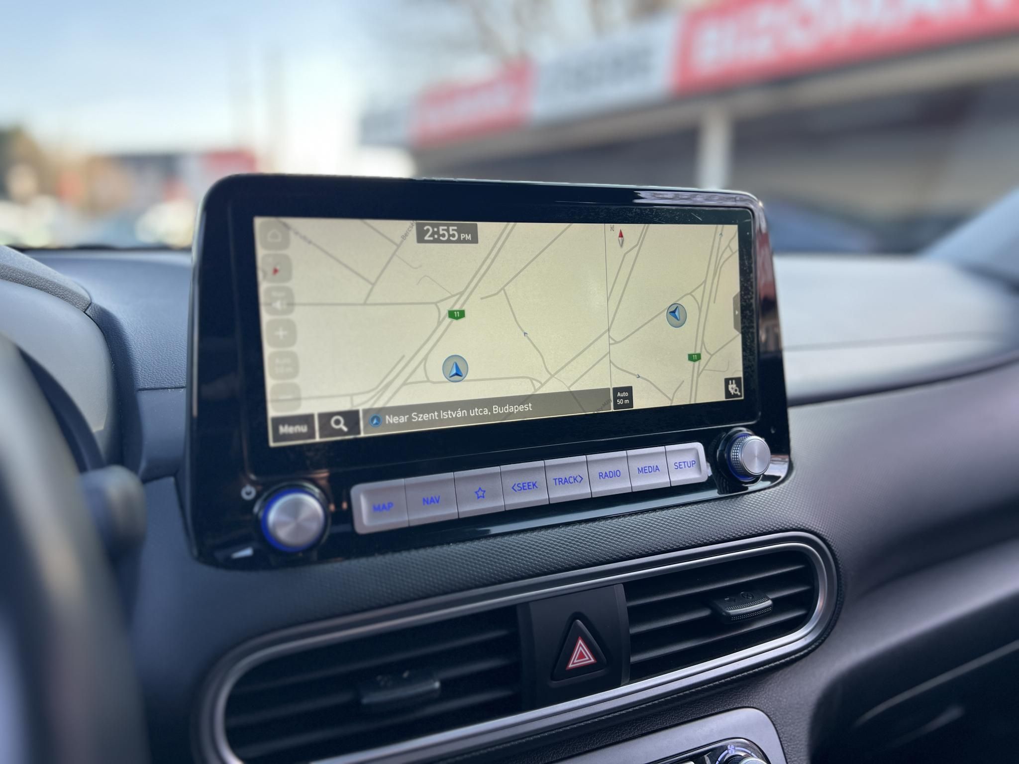 HYUNDAI KONA EV 64kWh Premium 124e km. 400+ hatótáv. napfénytető. Kitünő állapot!