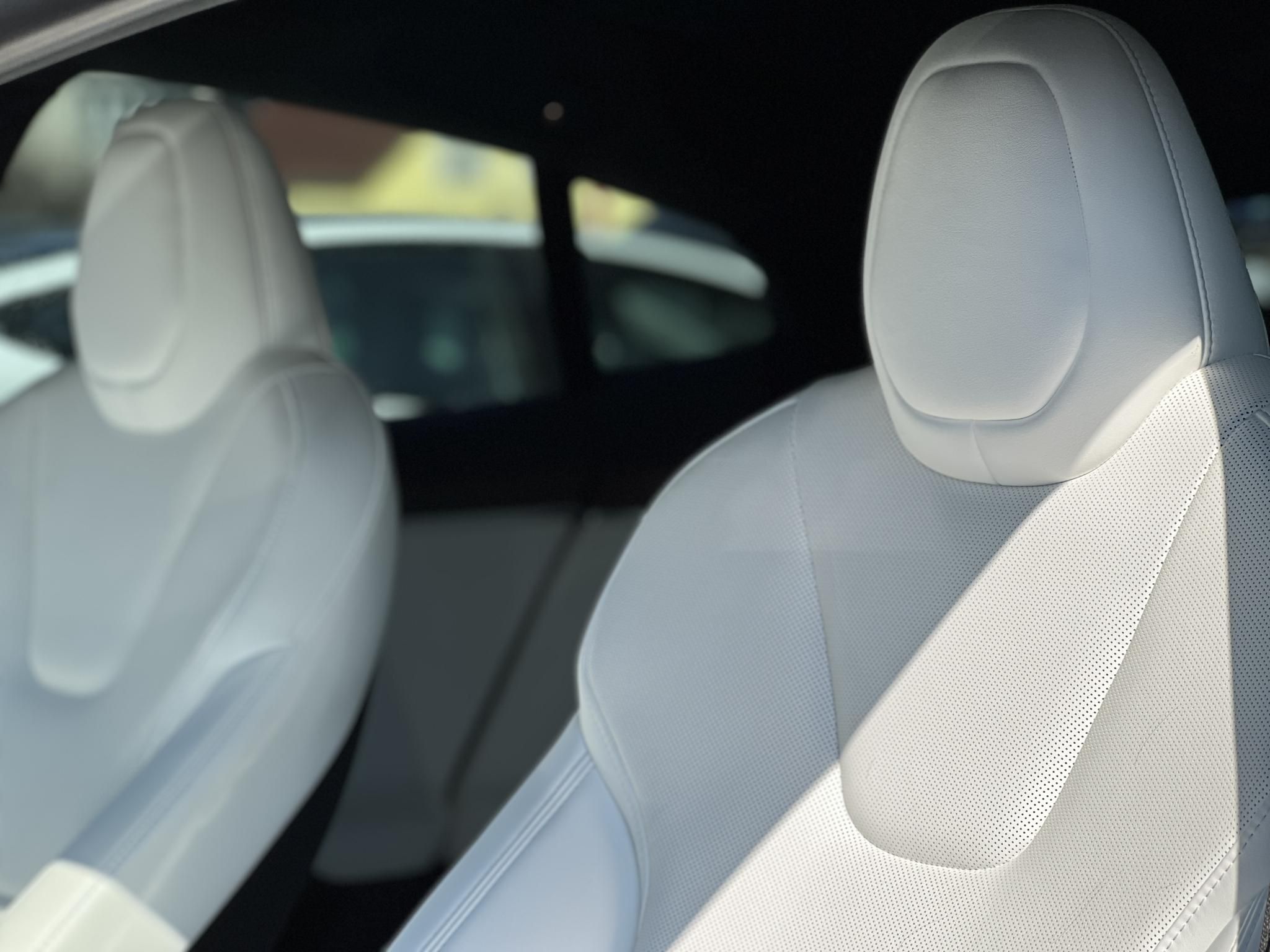 TESLA MODEL S Long Range AWD (Automata) Yoke kormány. Fehér belső. 21 felni. Garanciális